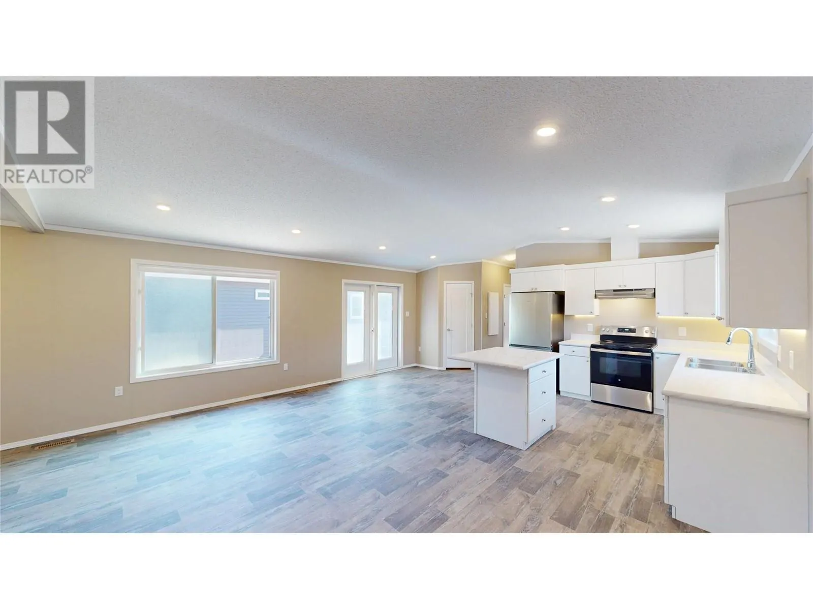529 Pagurut Avenue W