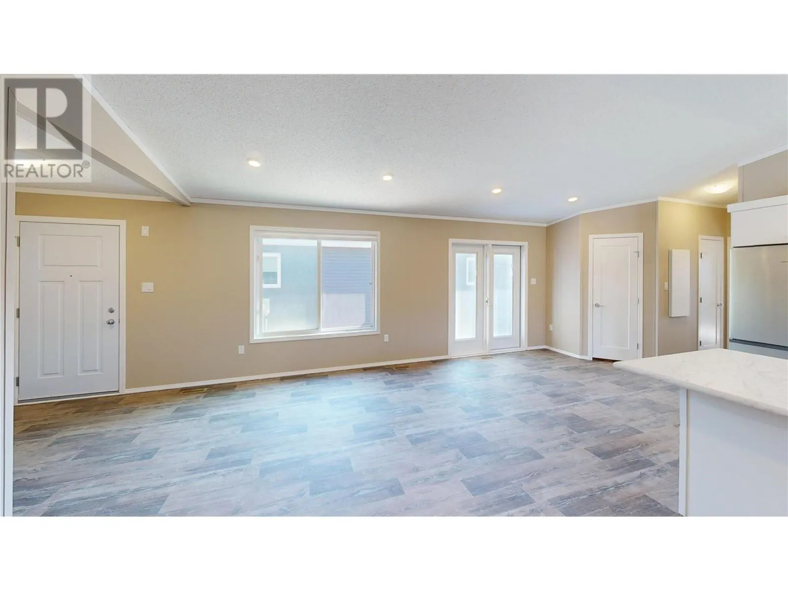 529 Pagurut Avenue W