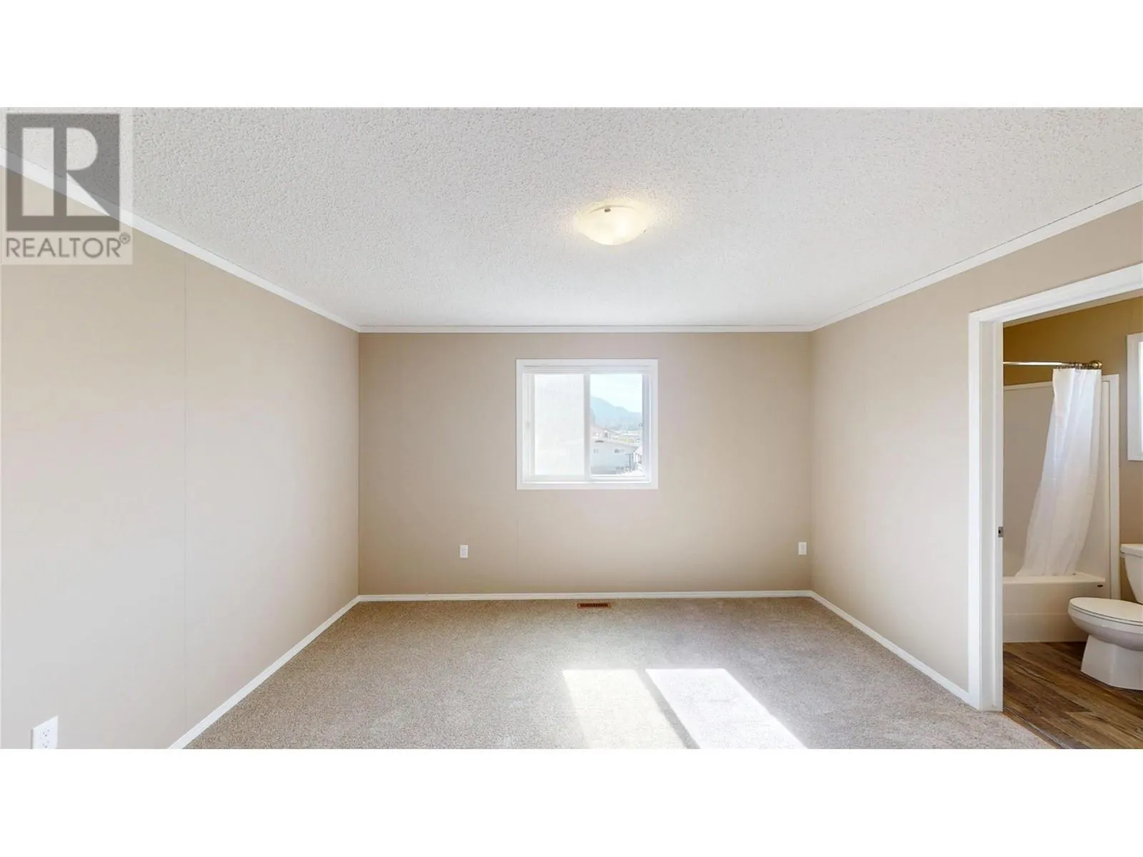 529 Pagurut Avenue W
