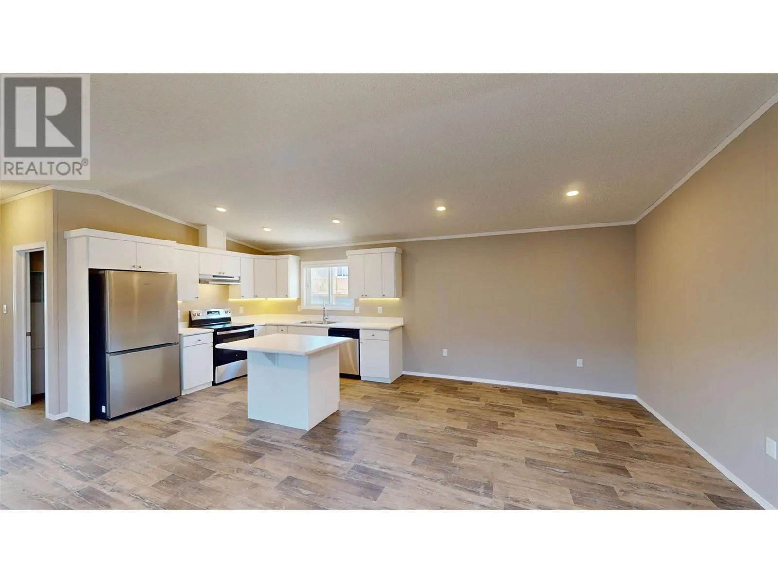 529 Pagurut Avenue W