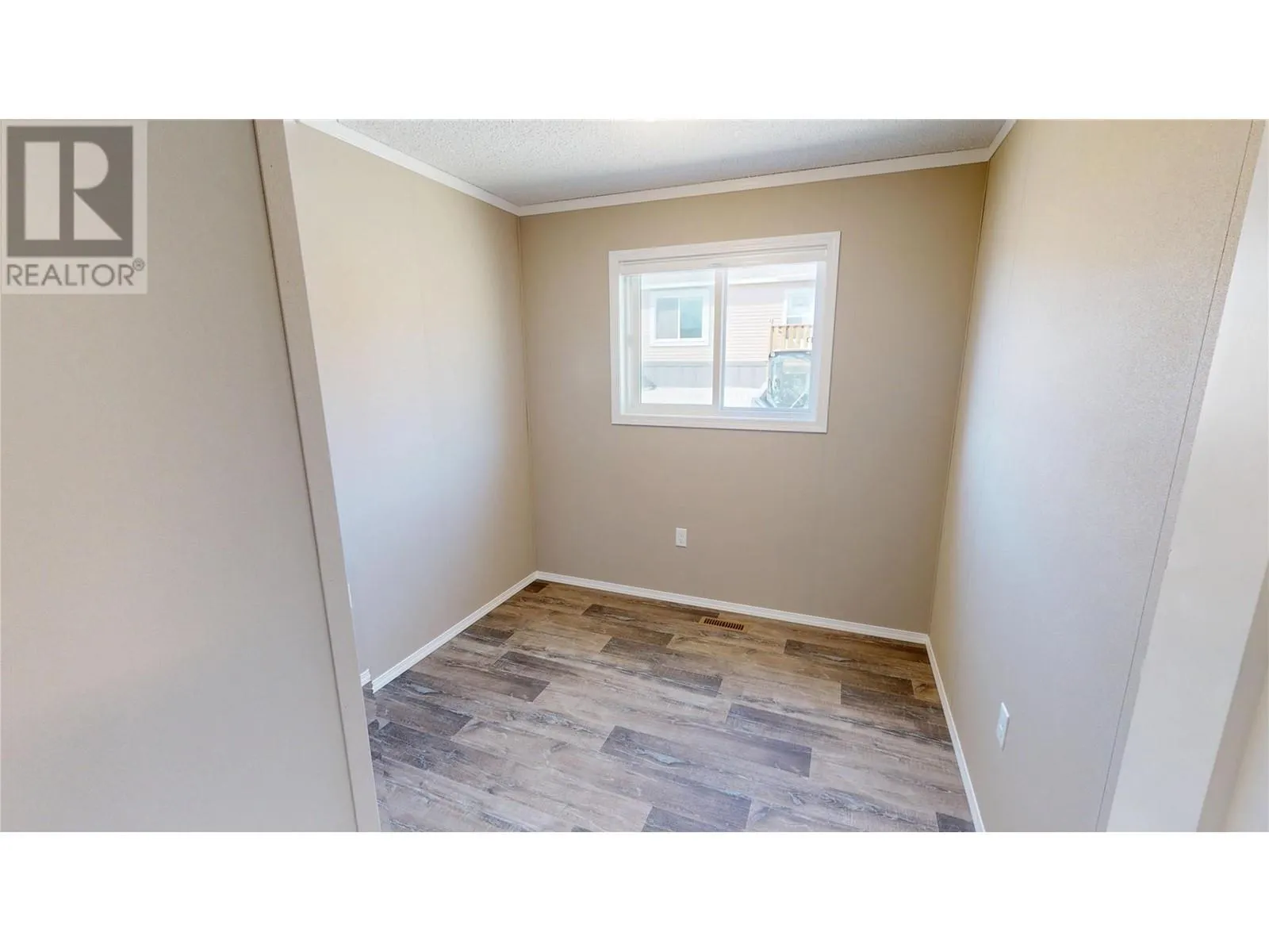 529 Pagurut Avenue W