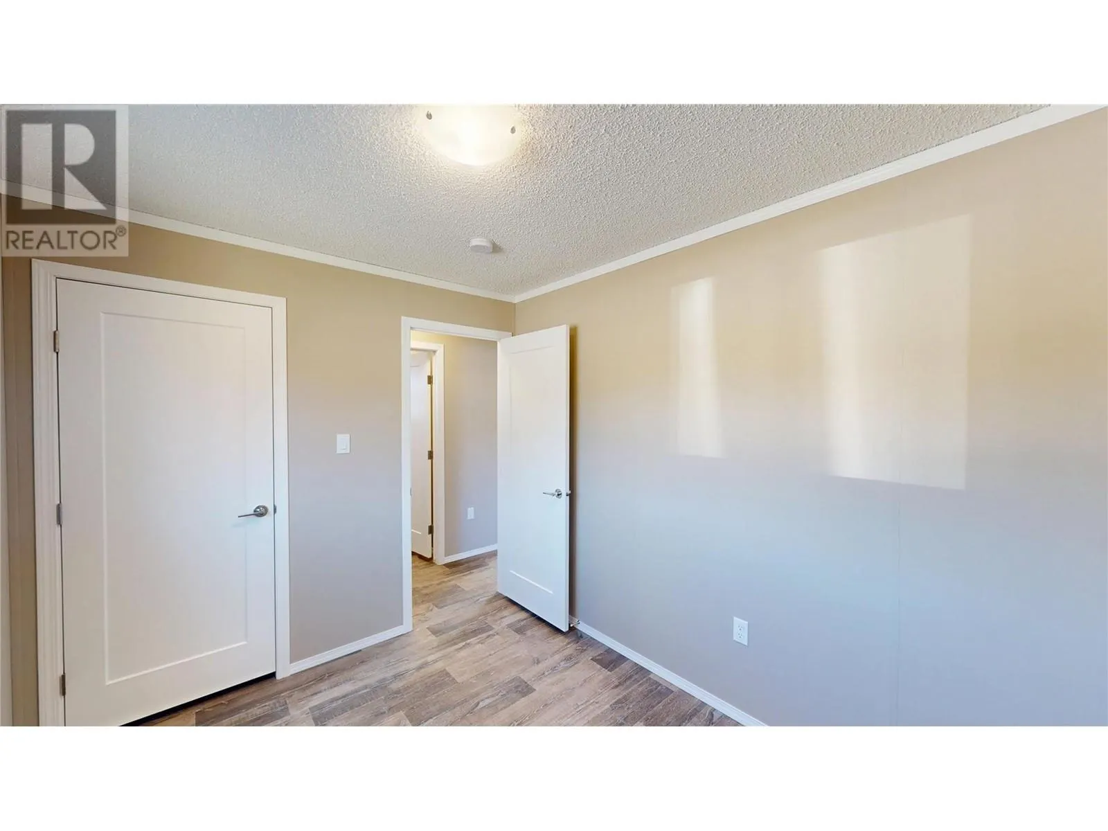 529 Pagurut Avenue W