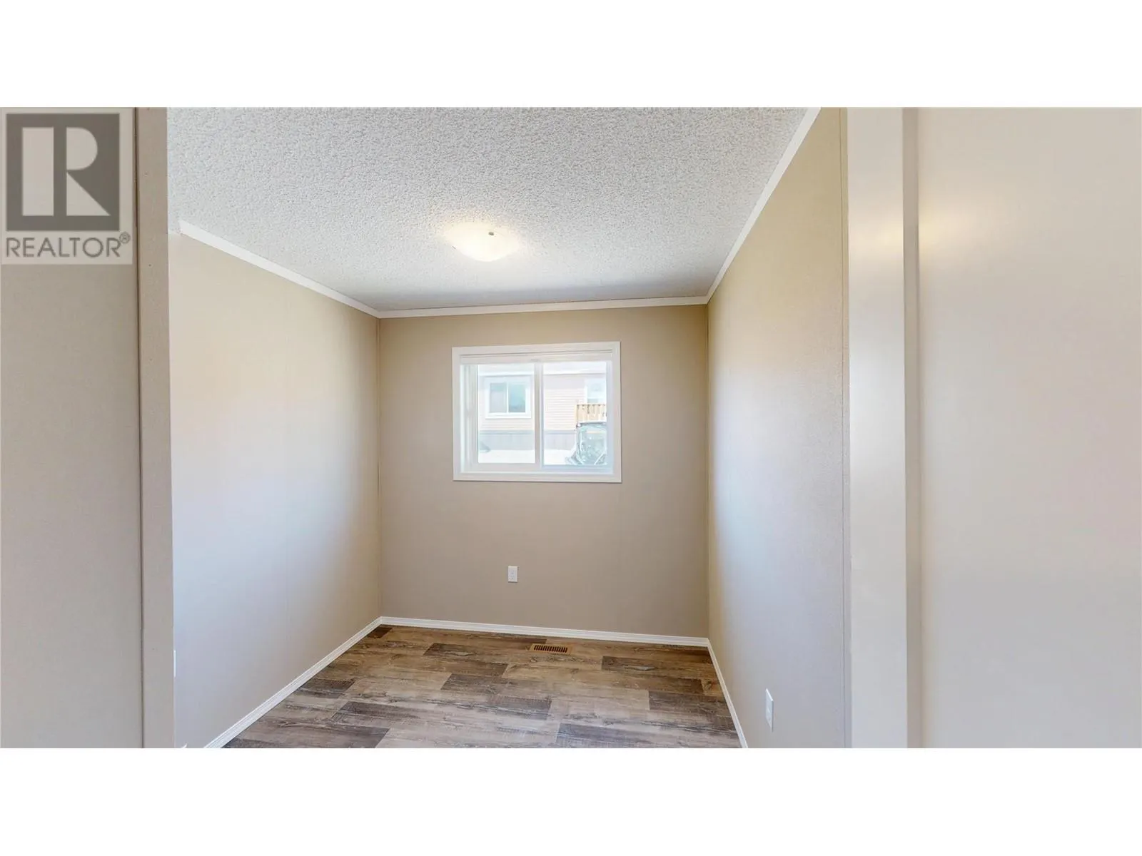 529 Pagurut Avenue W