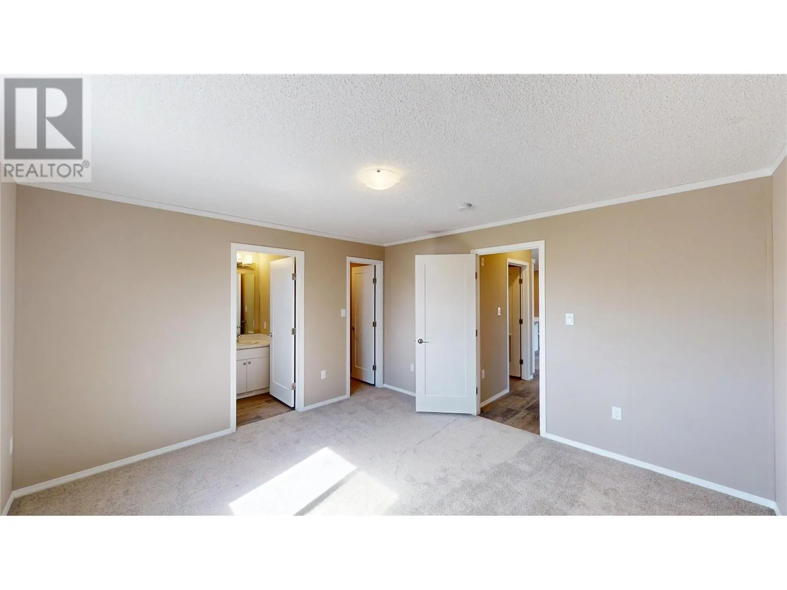 529 Pagurut Avenue W