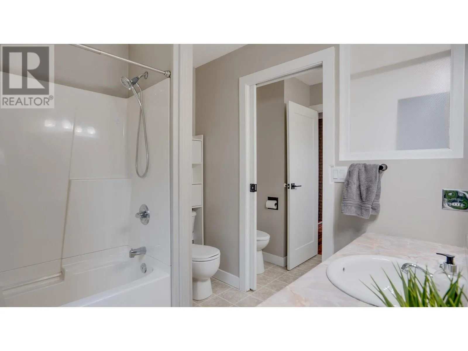 1850 Lakeshore Road