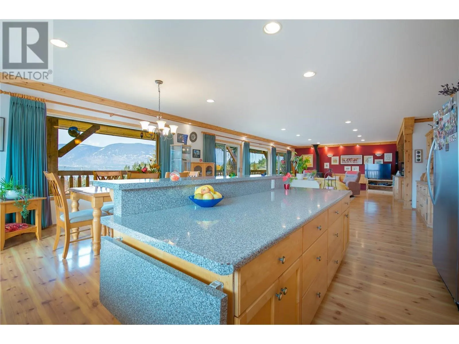 2190 30 Street NE