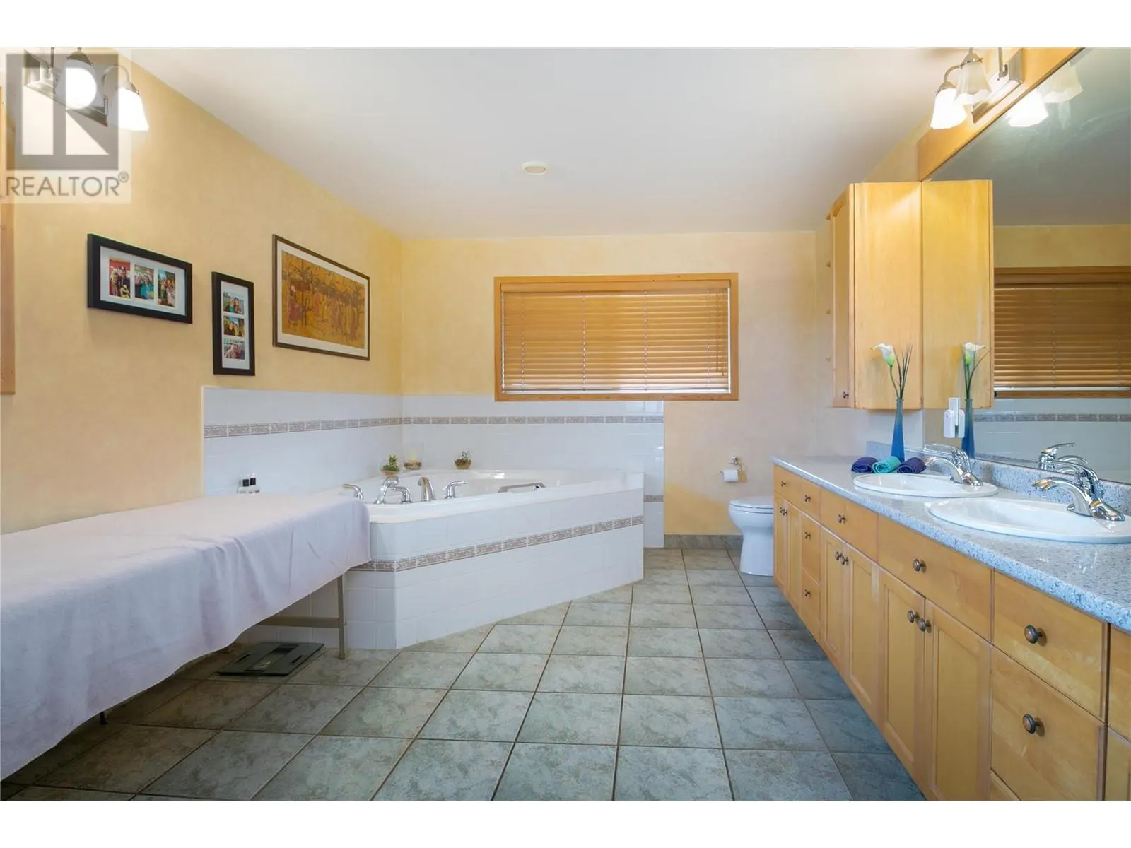 2190 30 Street NE