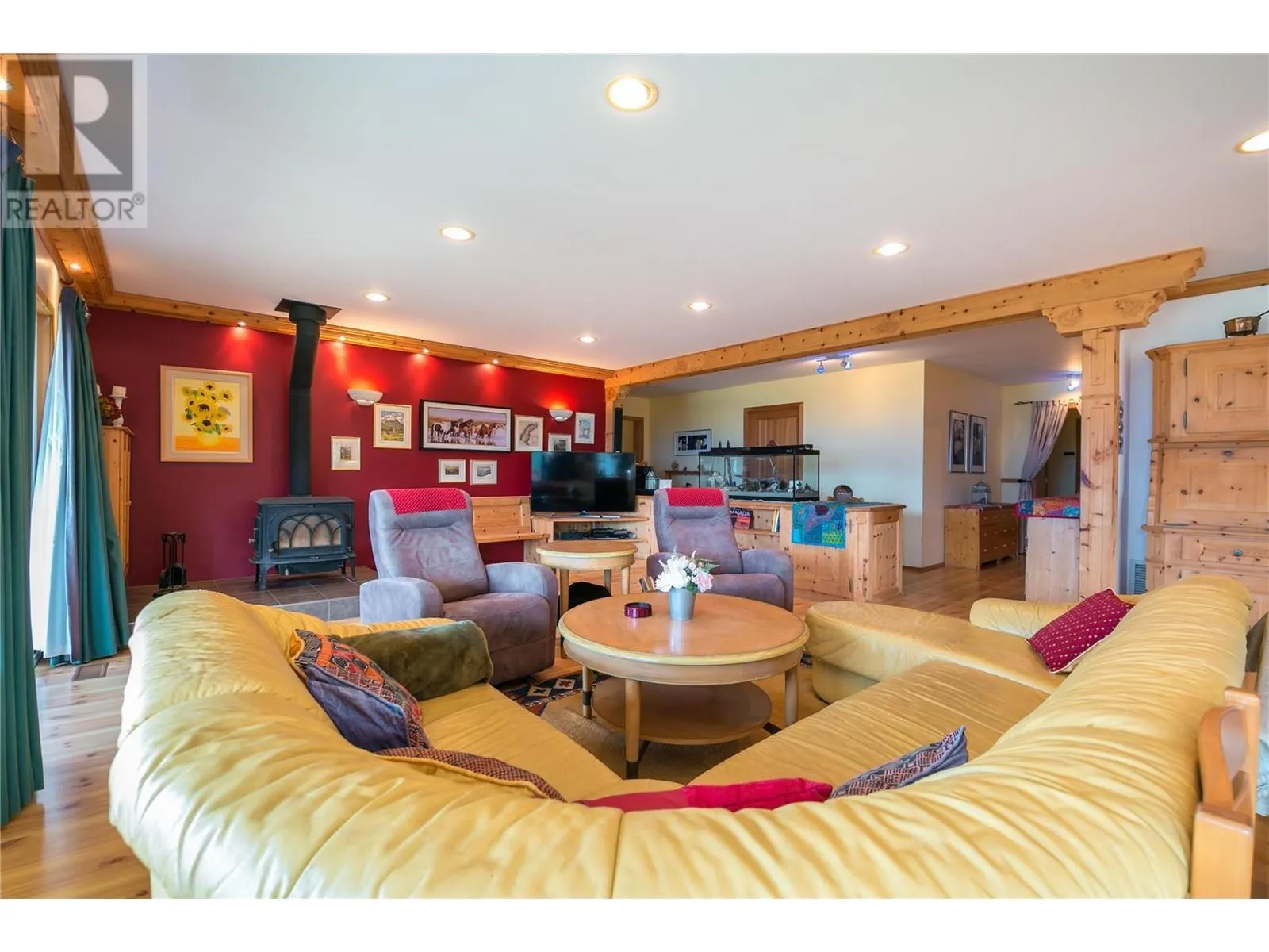 2190 30 Street NE