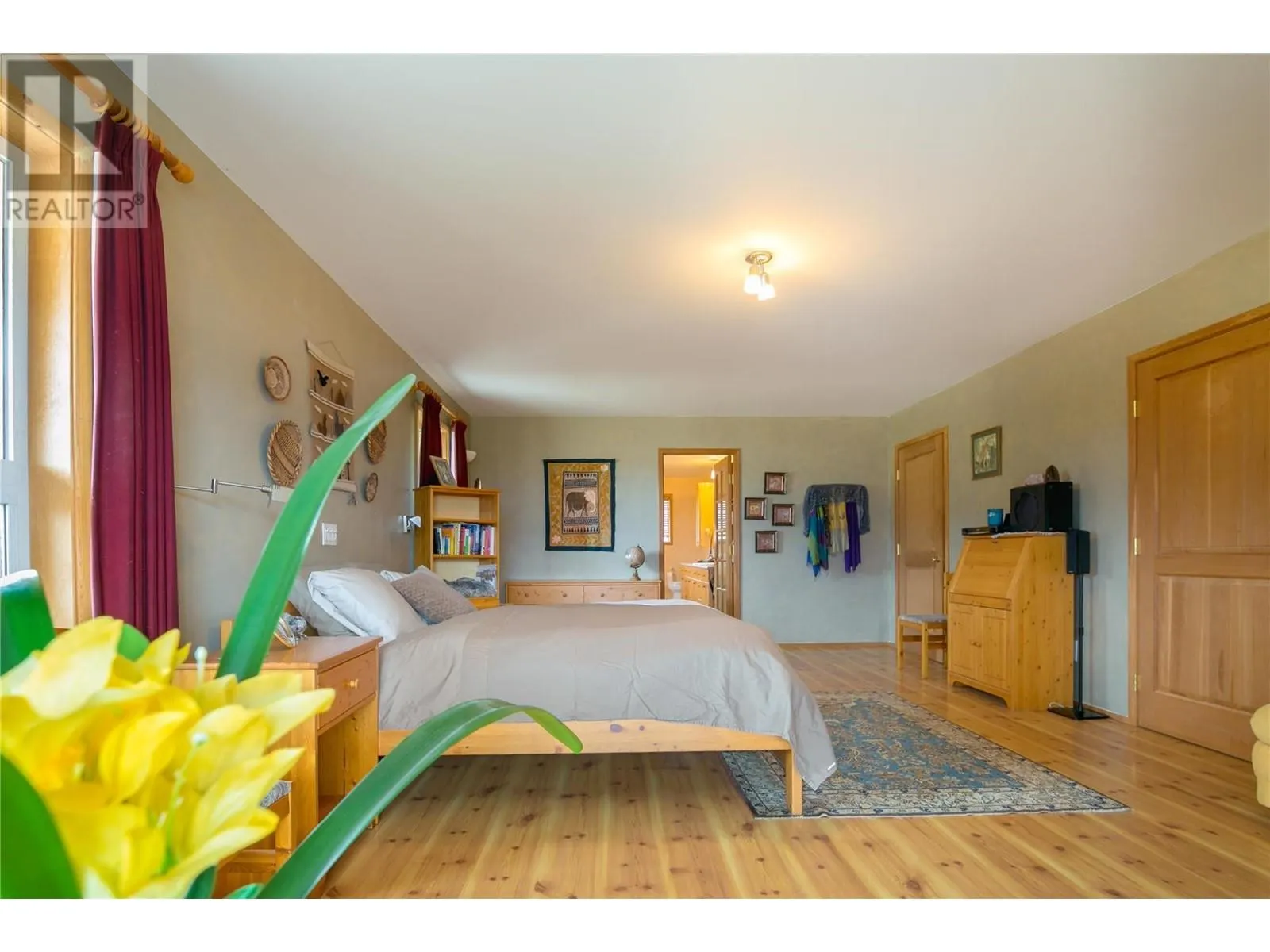 2190 30 Street NE