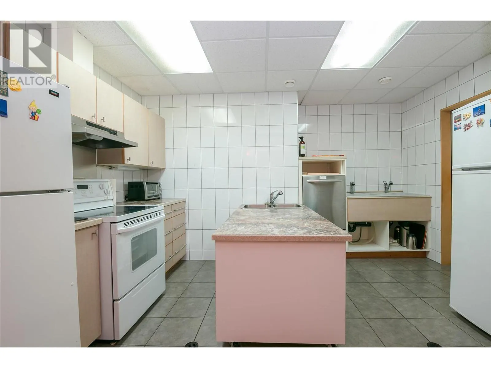 2190 30 Street NE