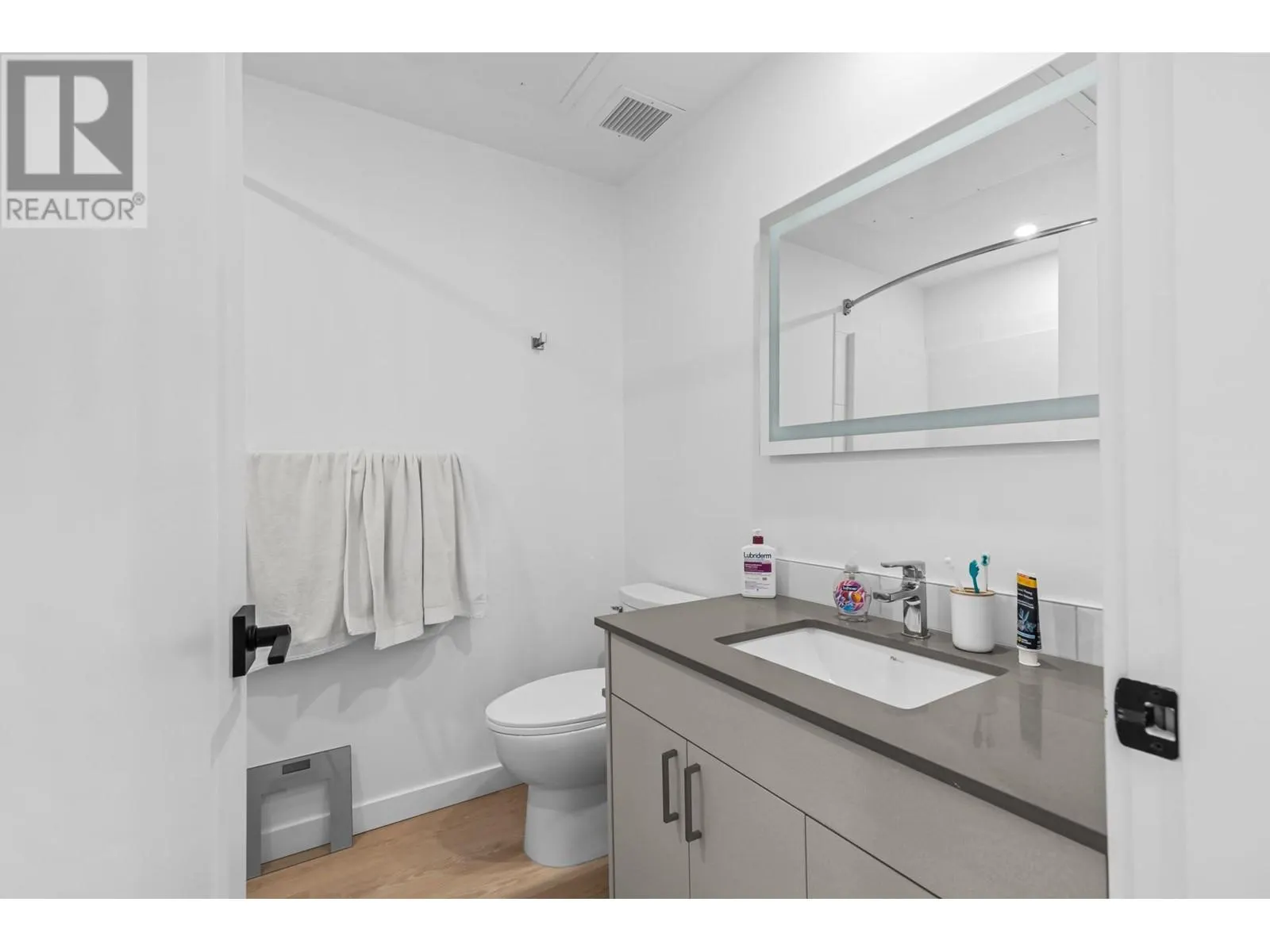 1301 Belaire Avenue Unit# 614