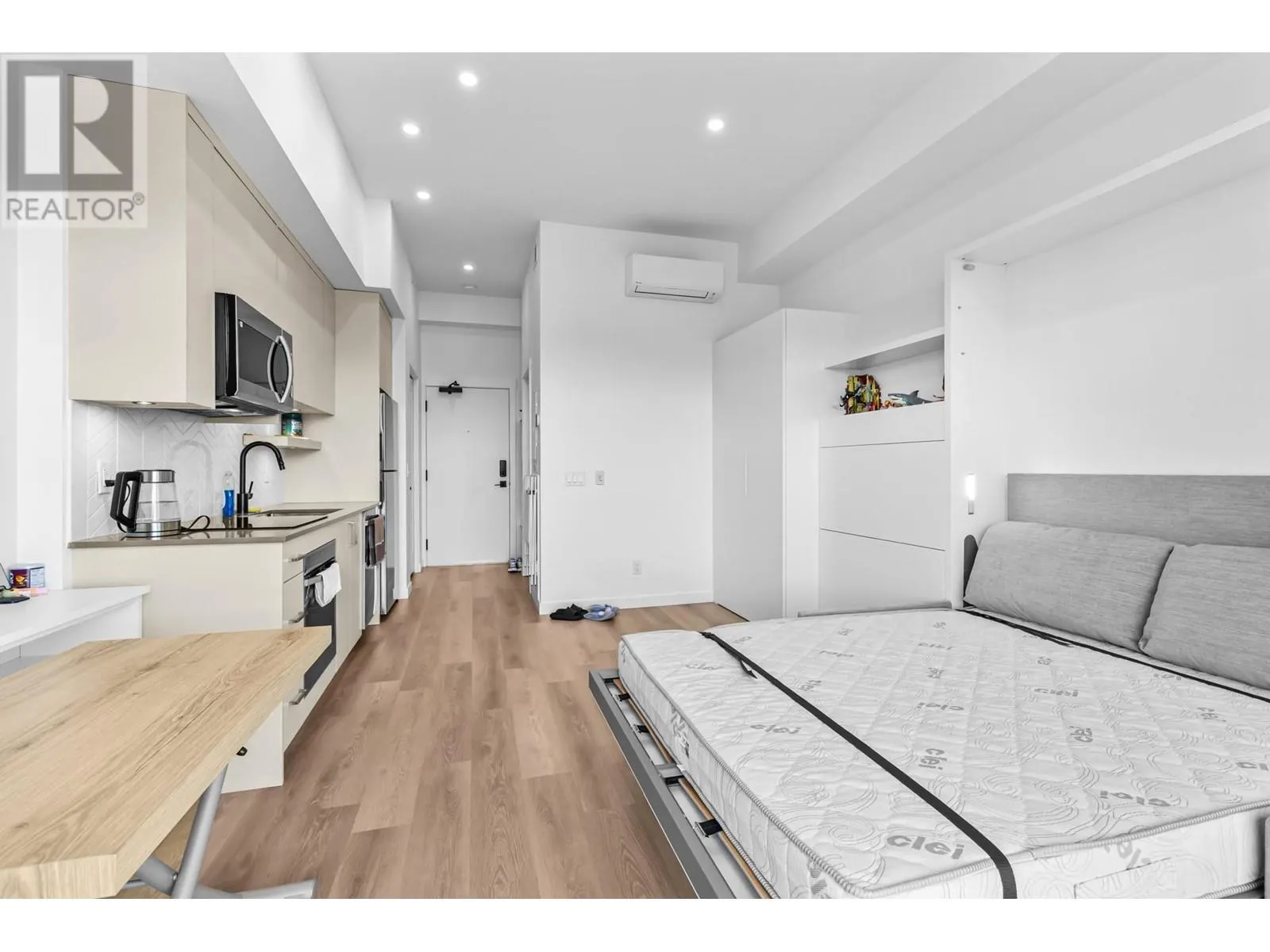 1301 Belaire Avenue Unit# 614