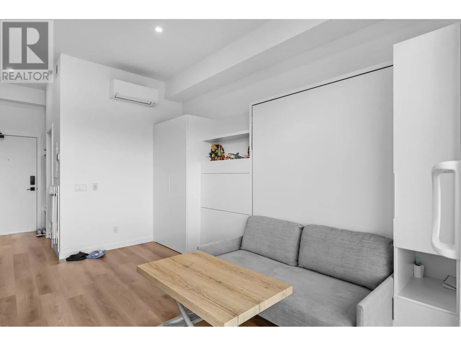 1301 Belaire Avenue Unit# 614