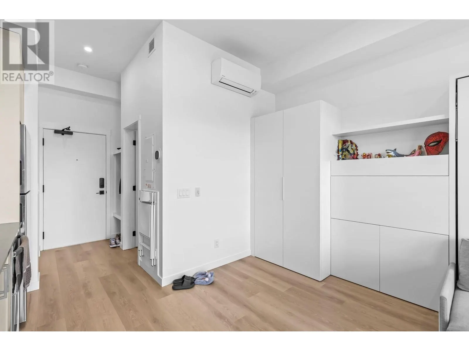 1301 Belaire Avenue Unit# 614