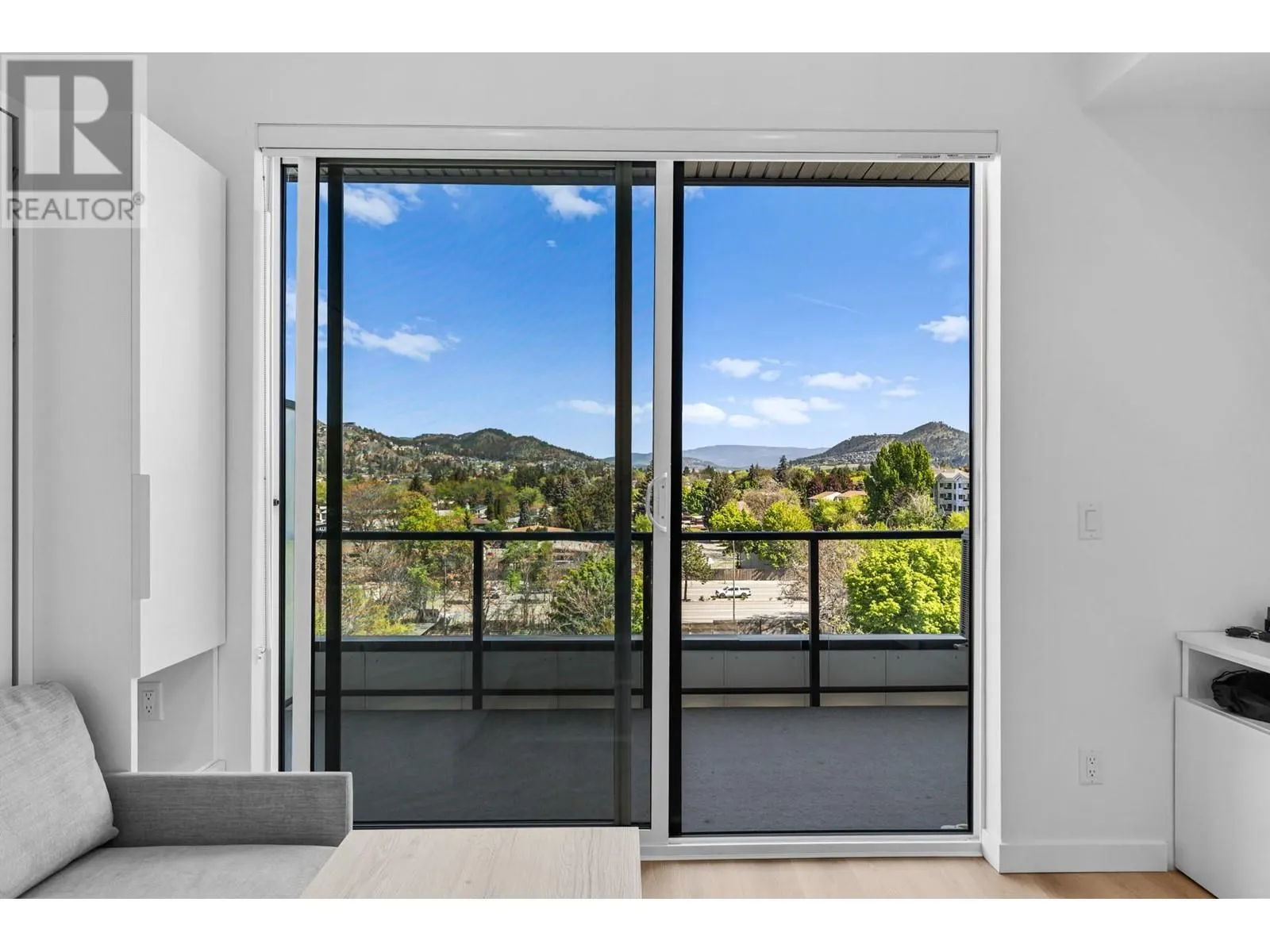 1301 Belaire Avenue Unit# 614
