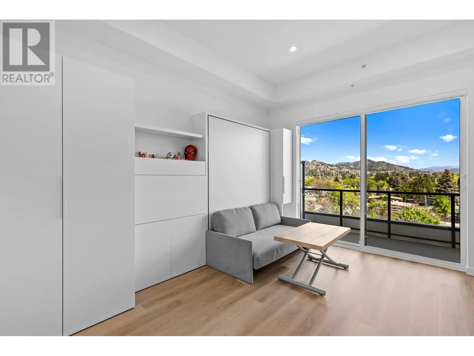 1301 Belaire Avenue Unit# 614