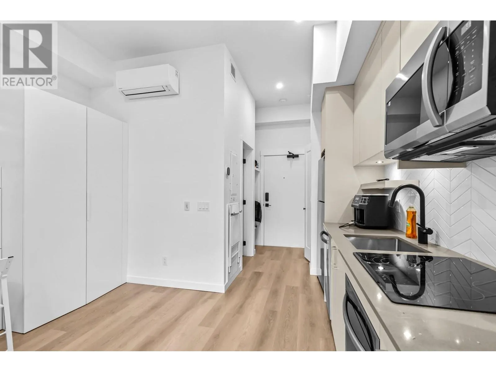 1301 Belaire Avenue Unit# 615