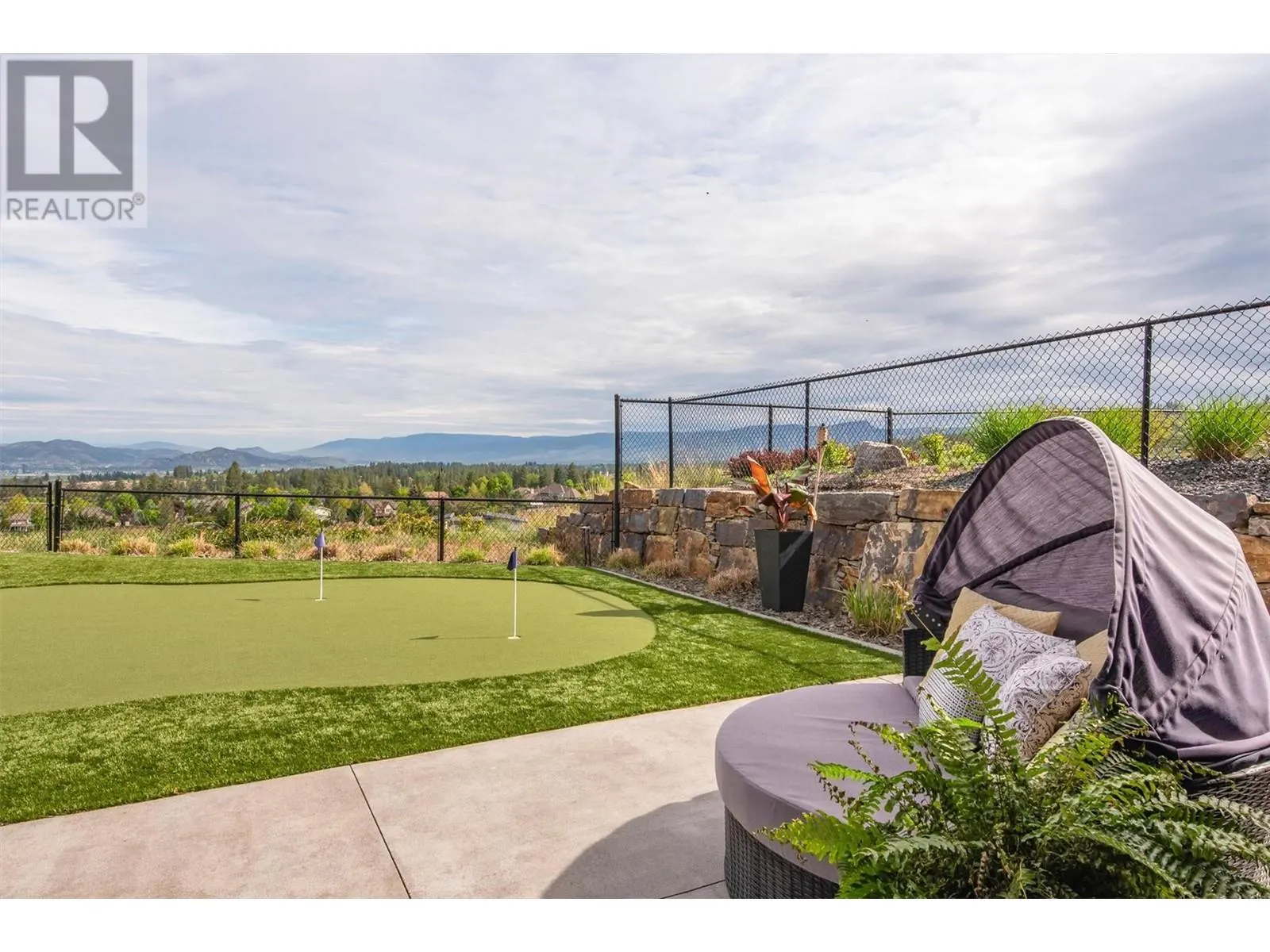 1612 Vincent Place