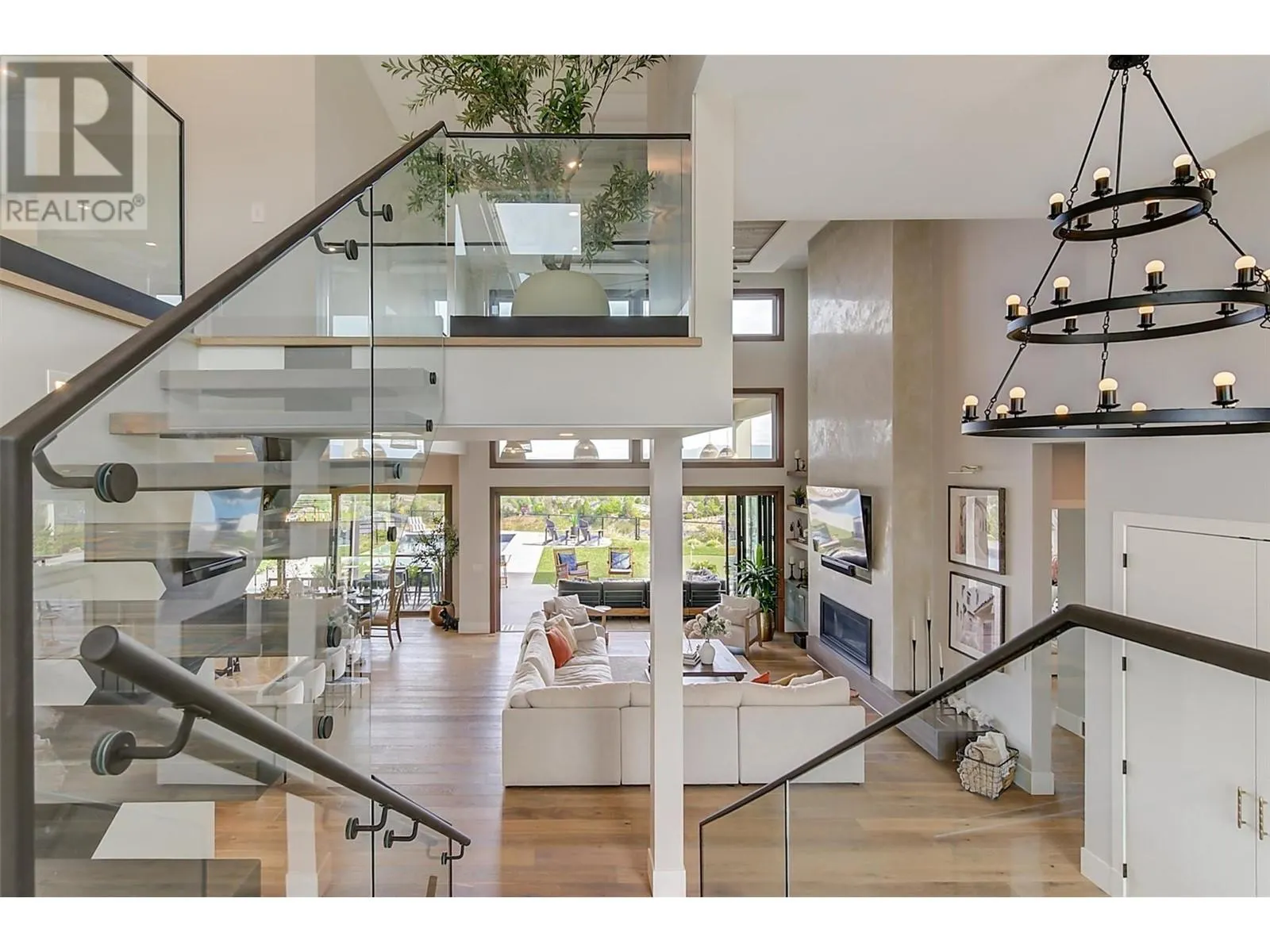 1612 Vincent Place