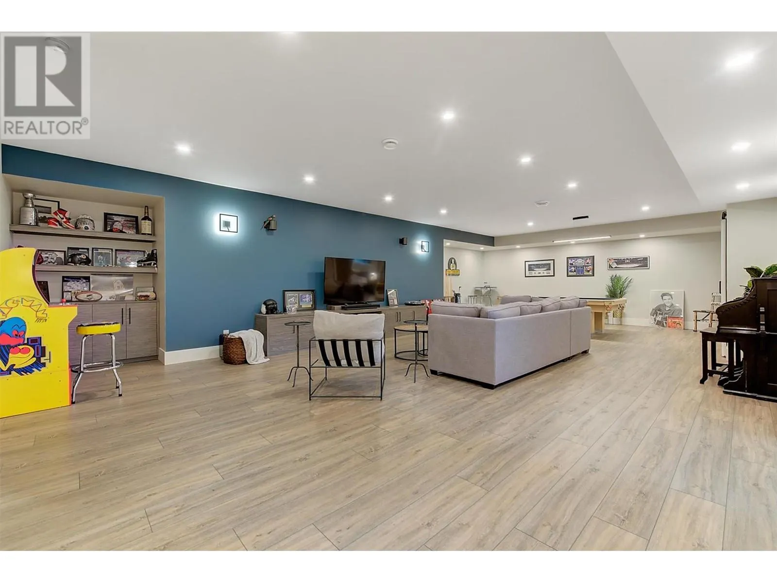 1612 Vincent Place