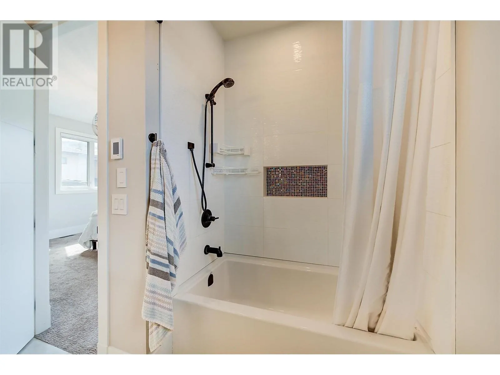 1612 Vincent Place