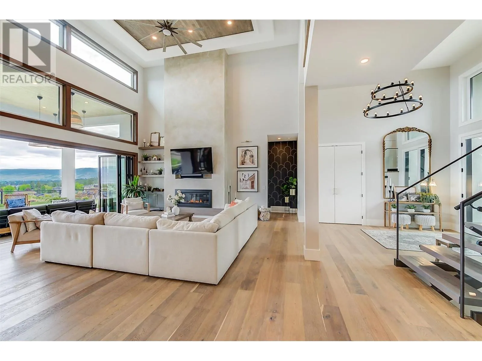 1612 Vincent Place