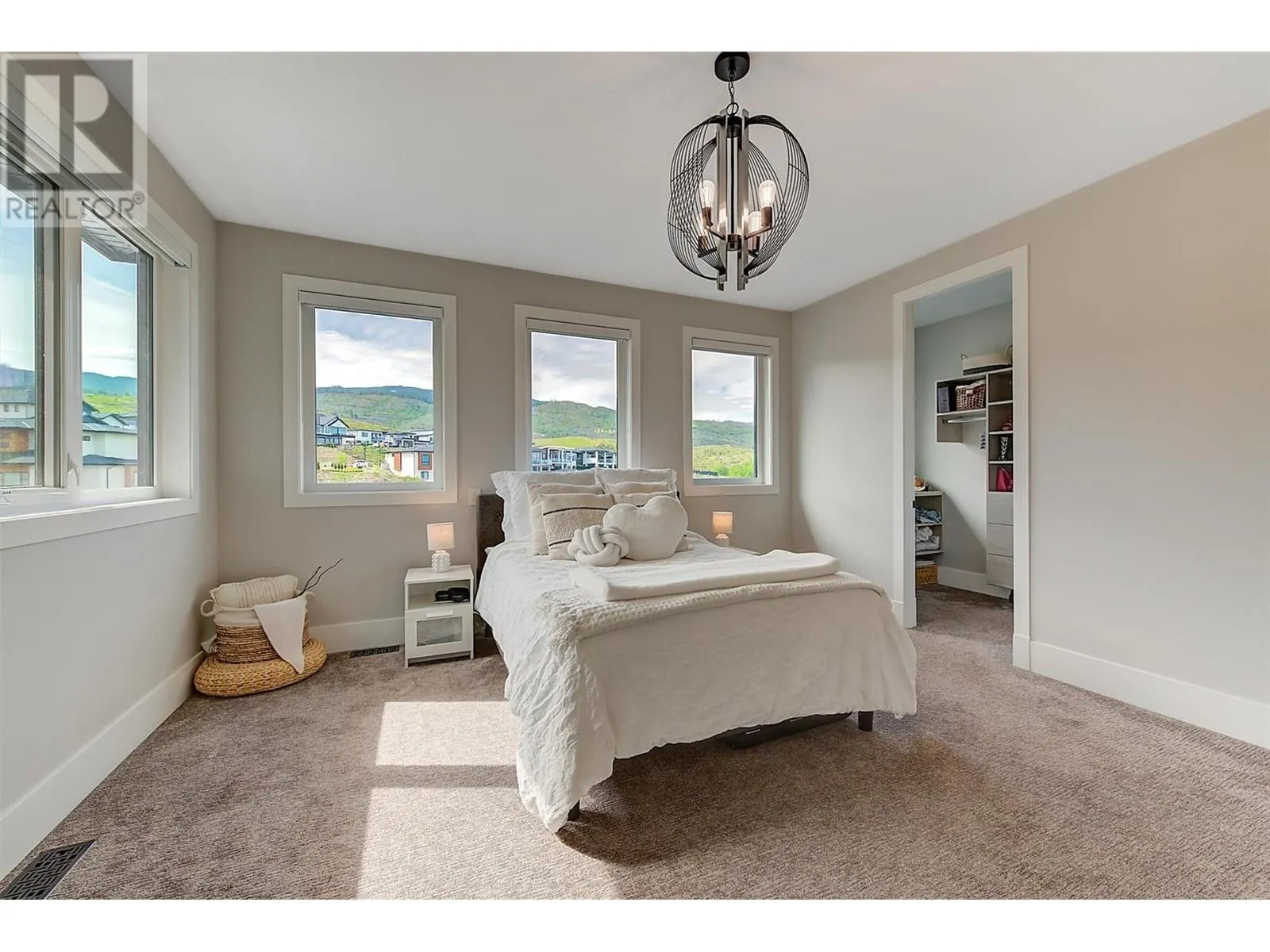 1612 Vincent Place