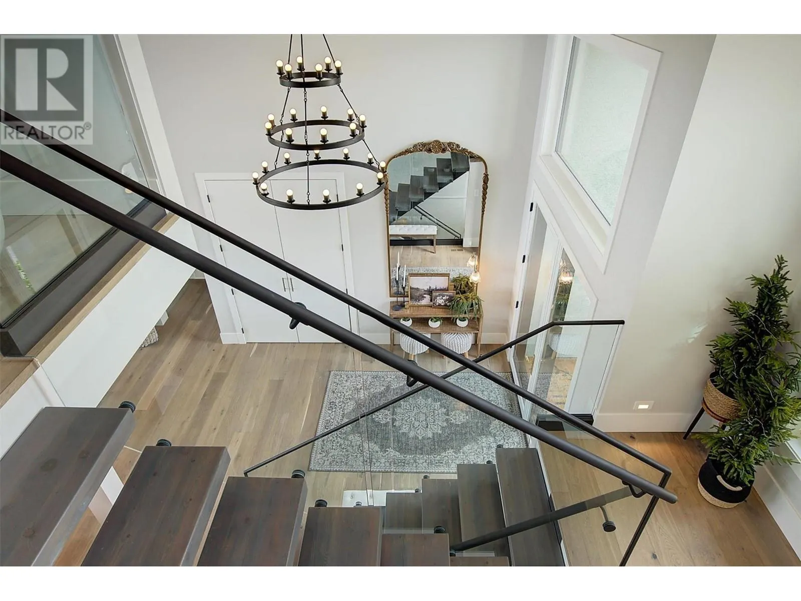 1612 Vincent Place