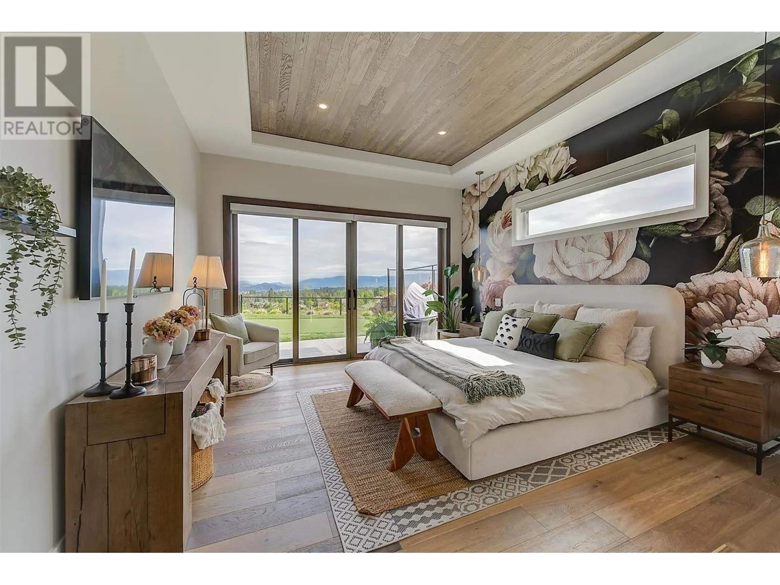 1612 Vincent Place