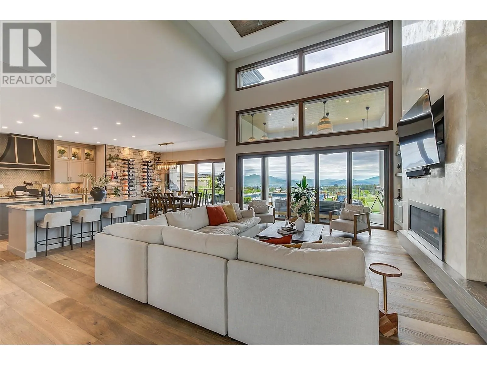 1612 Vincent Place