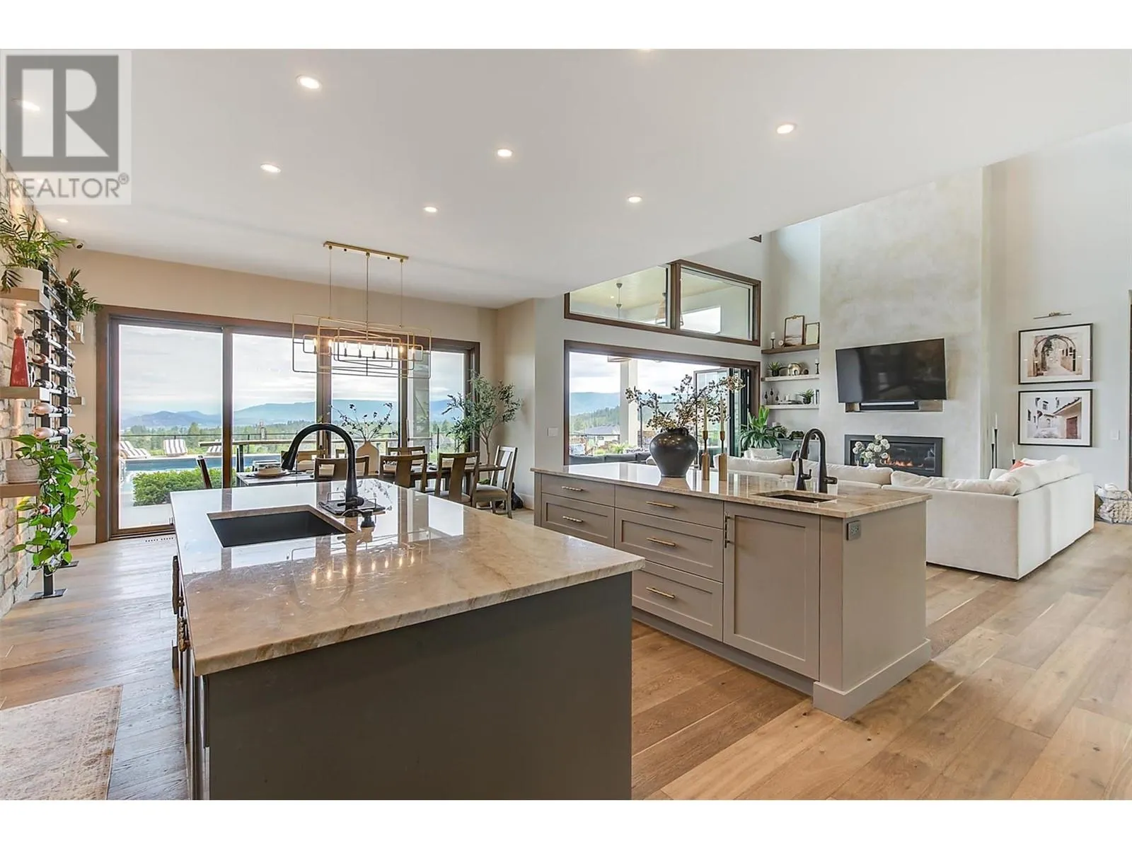 1612 Vincent Place