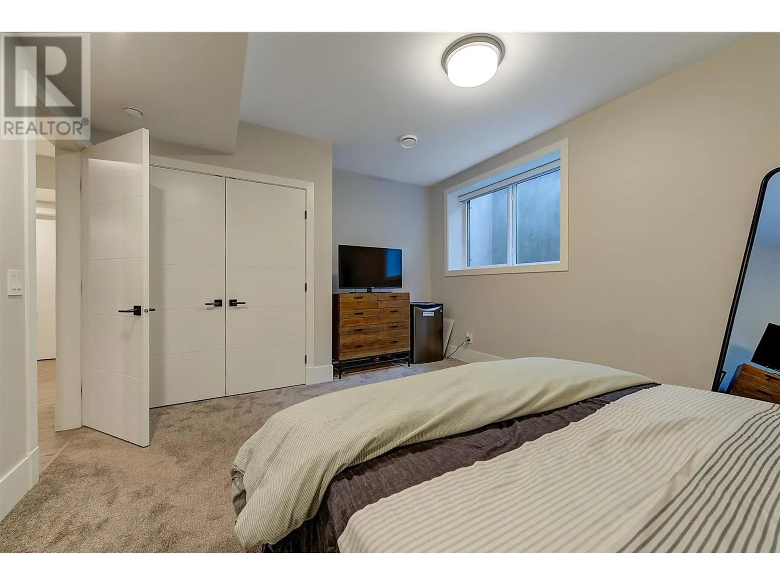 1612 Vincent Place