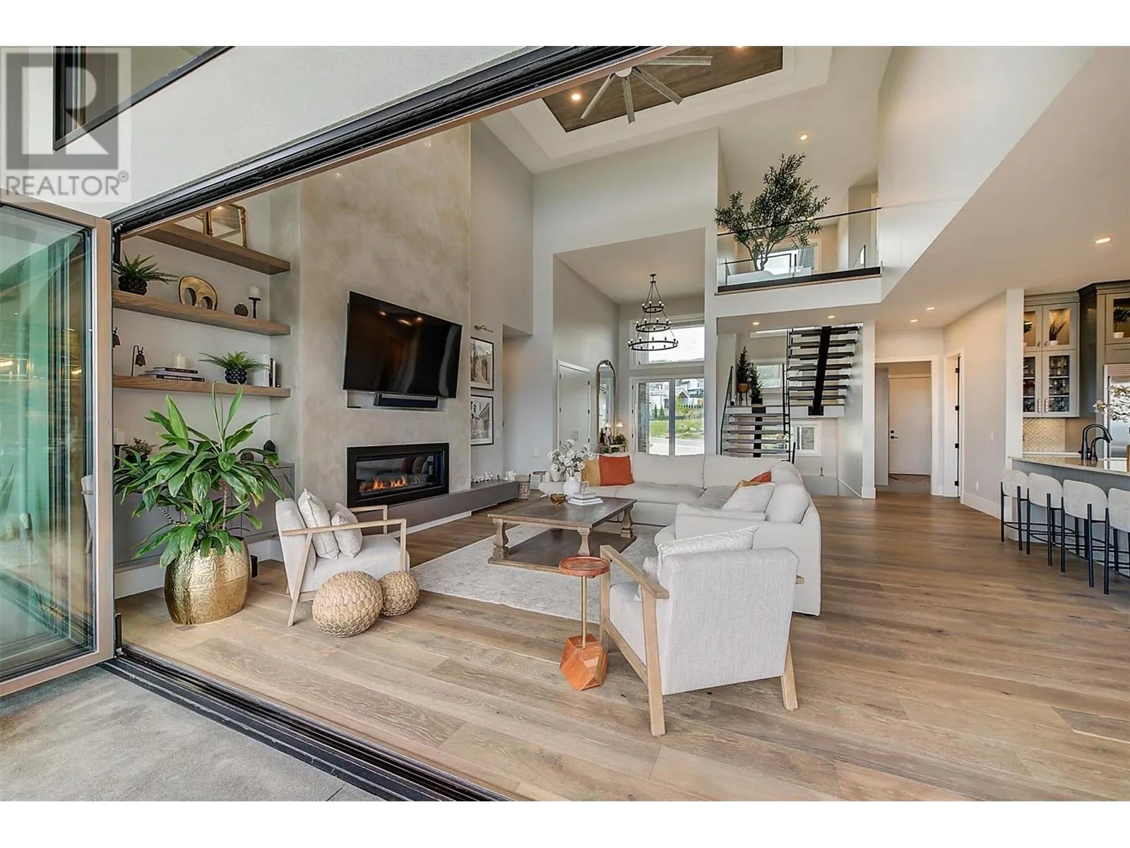 1612 Vincent Place