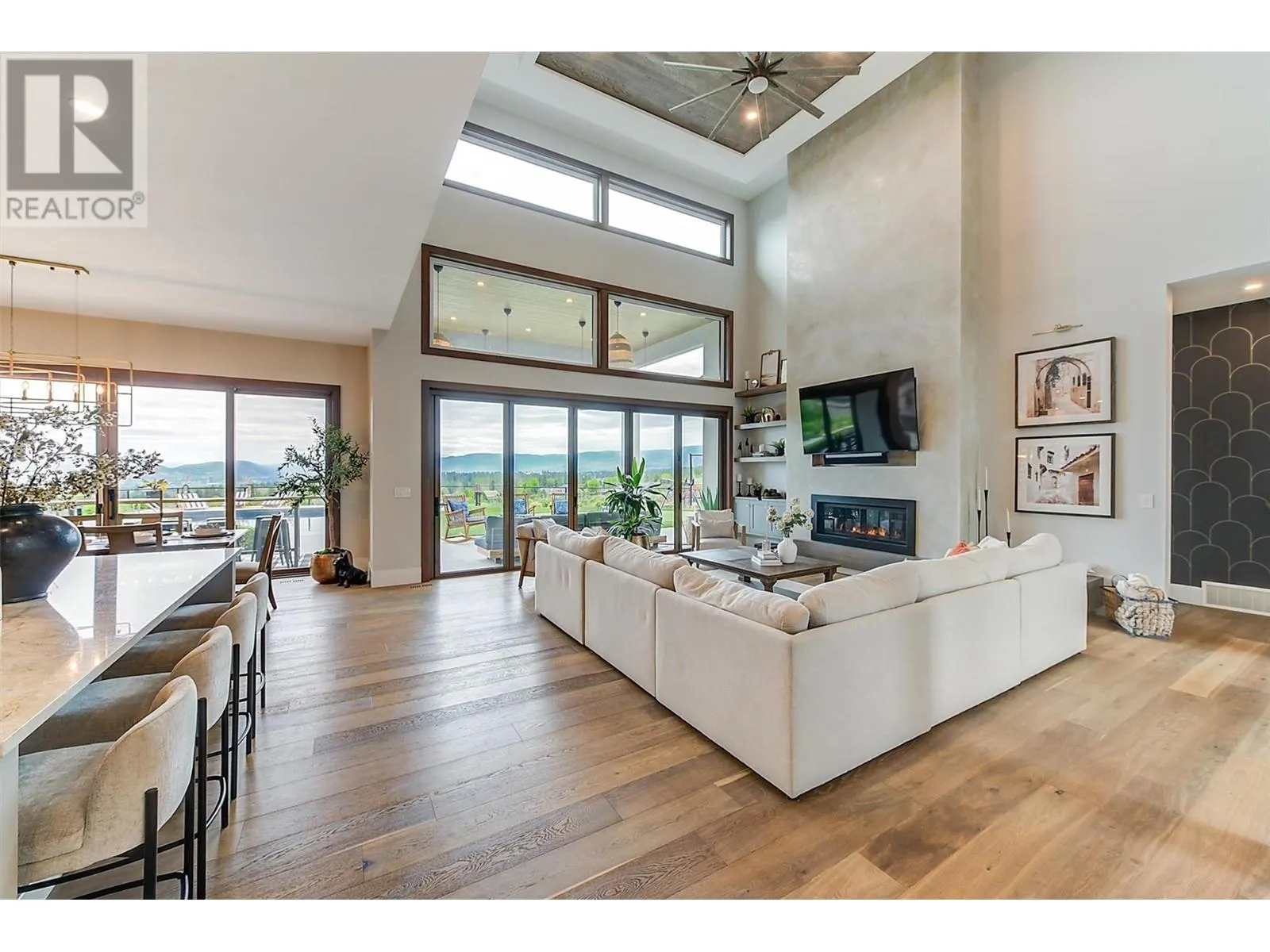 1612 Vincent Place