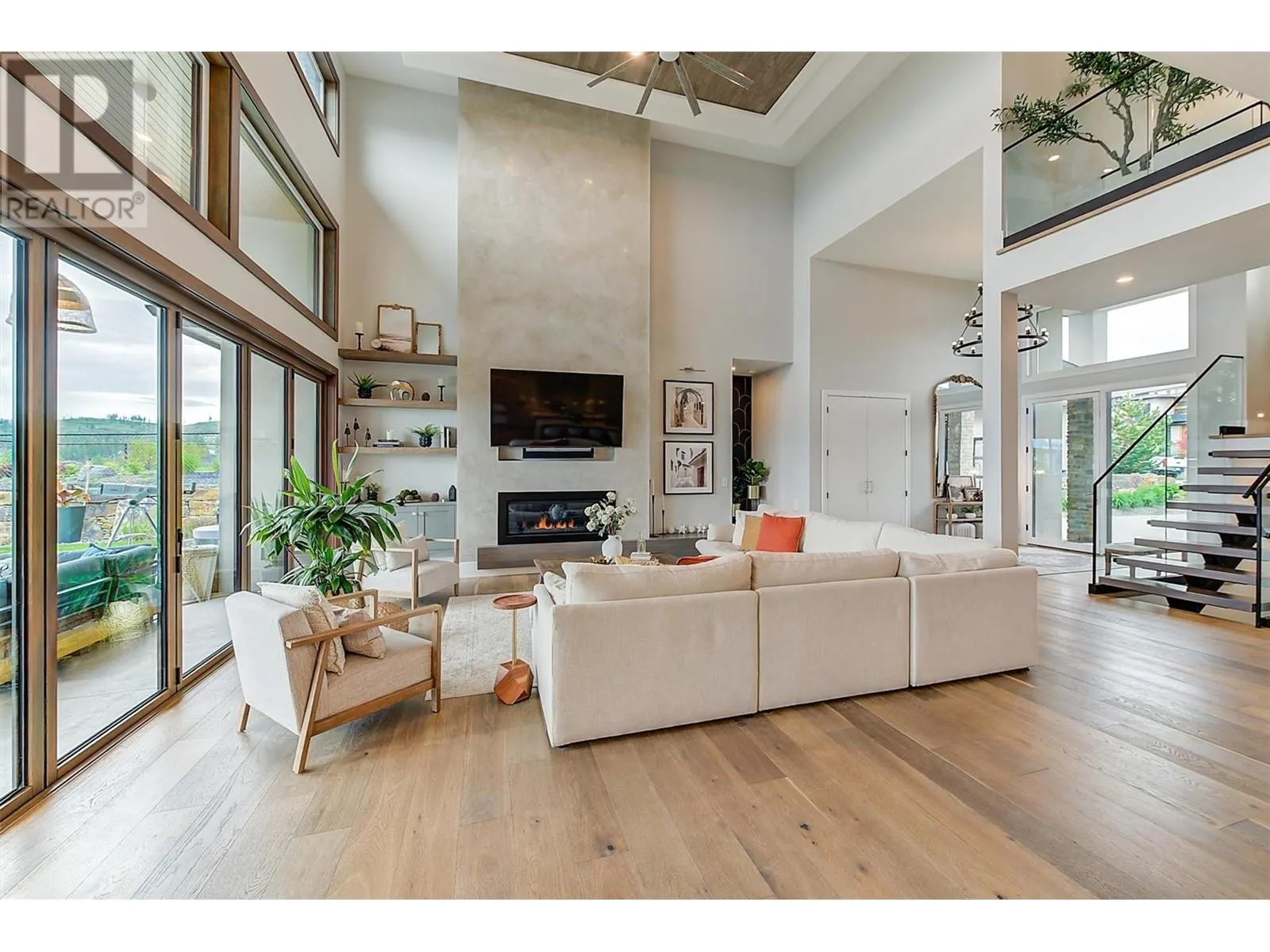 1612 Vincent Place