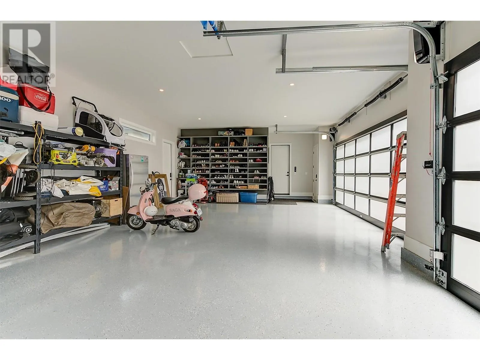 1612 Vincent Place