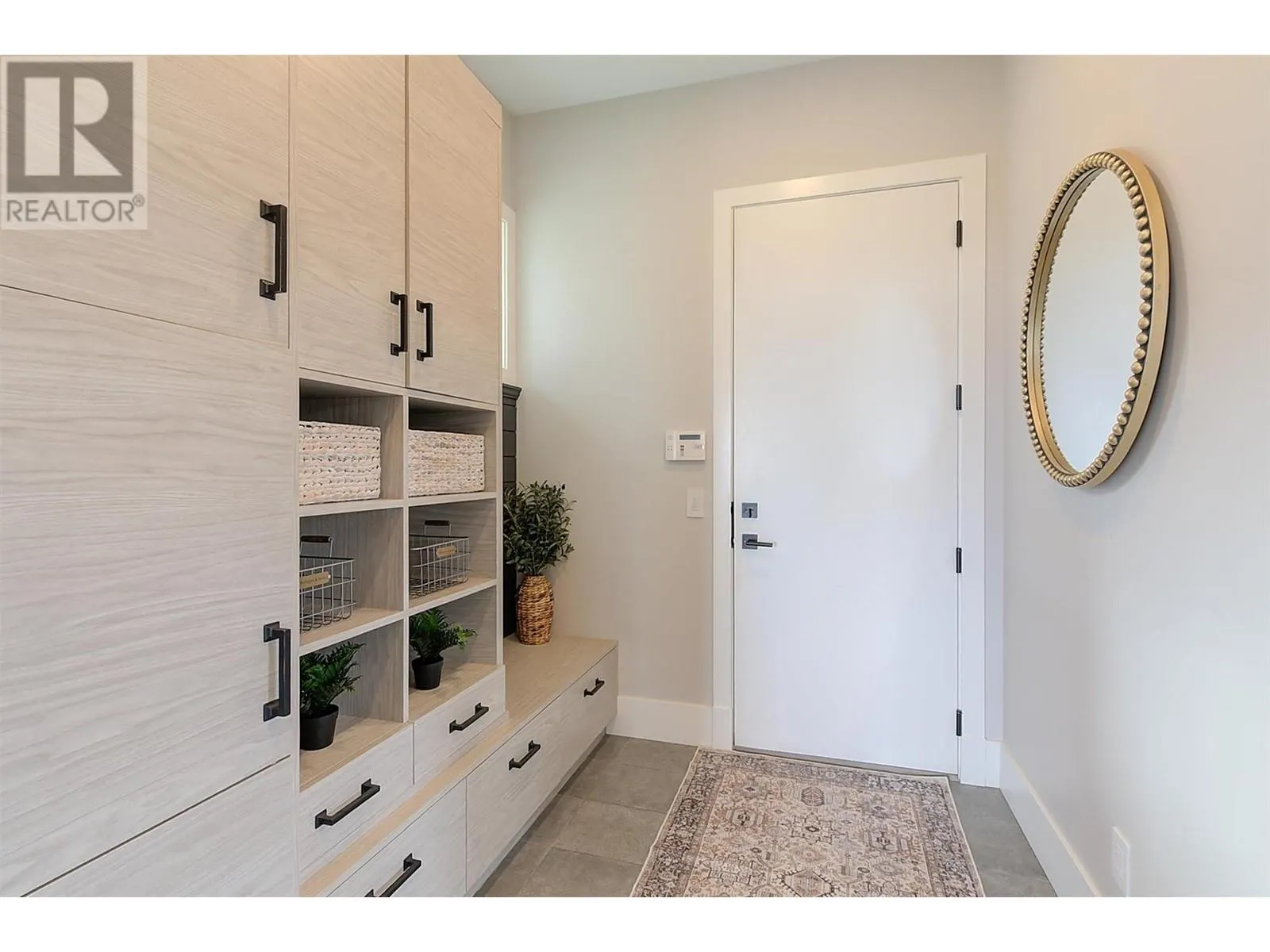 1612 Vincent Place