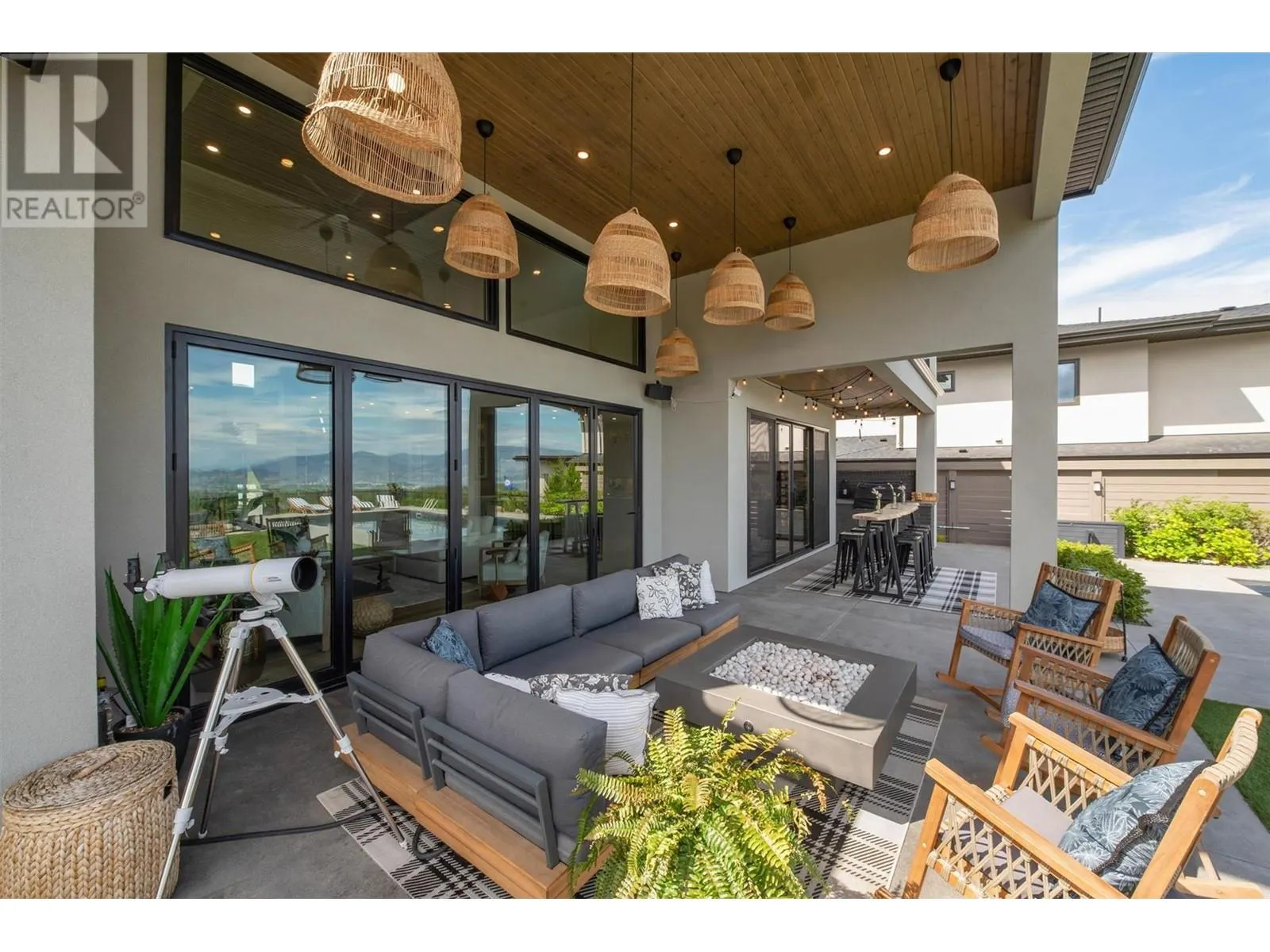 1612 Vincent Place