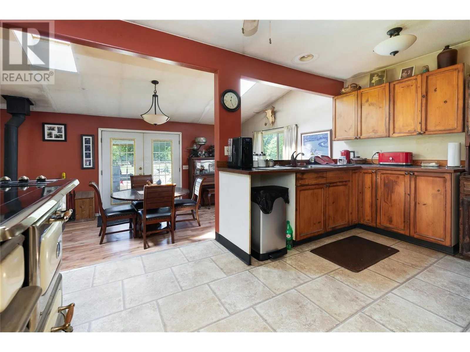 2169 Solsqua Road