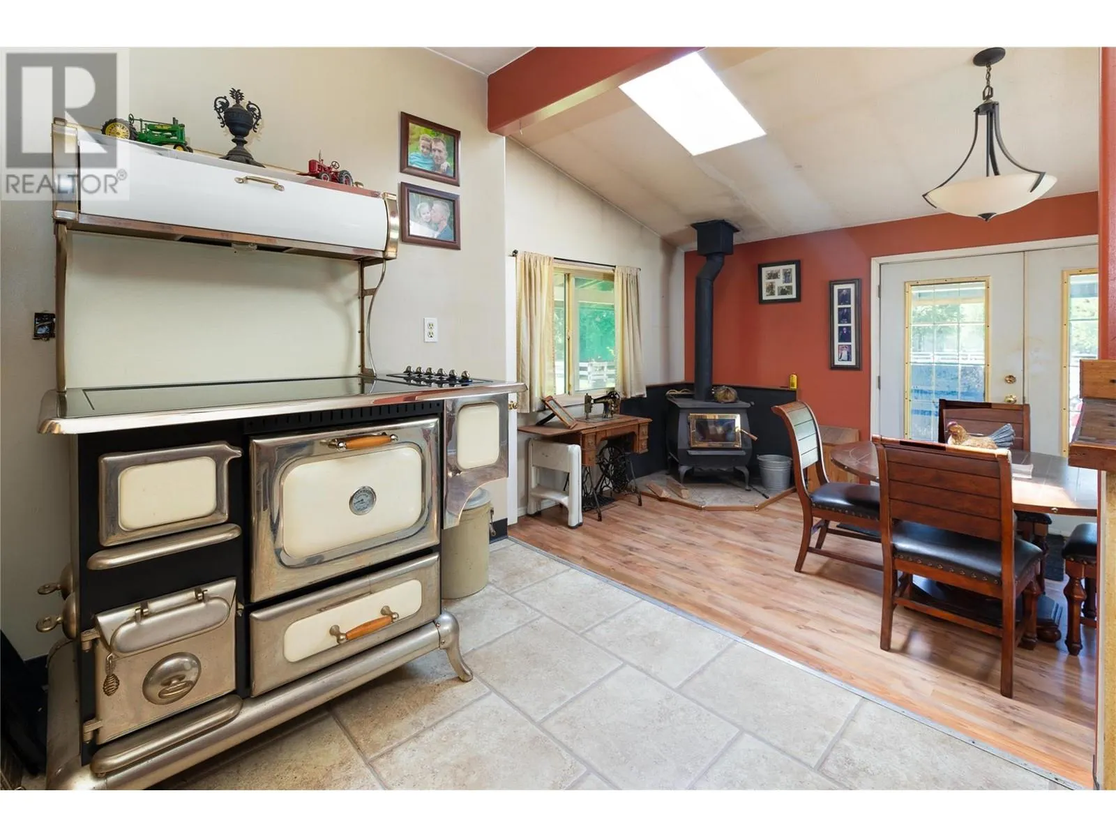 2169 Solsqua Road