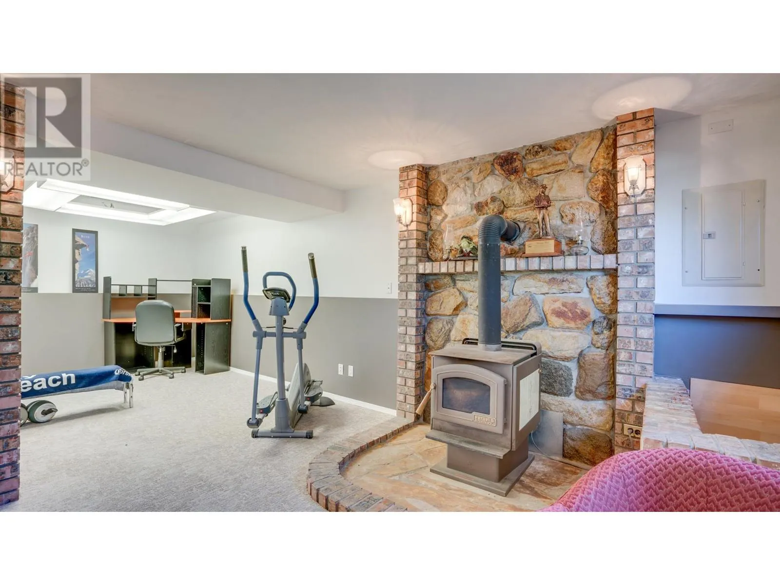 3419 Larch Drive