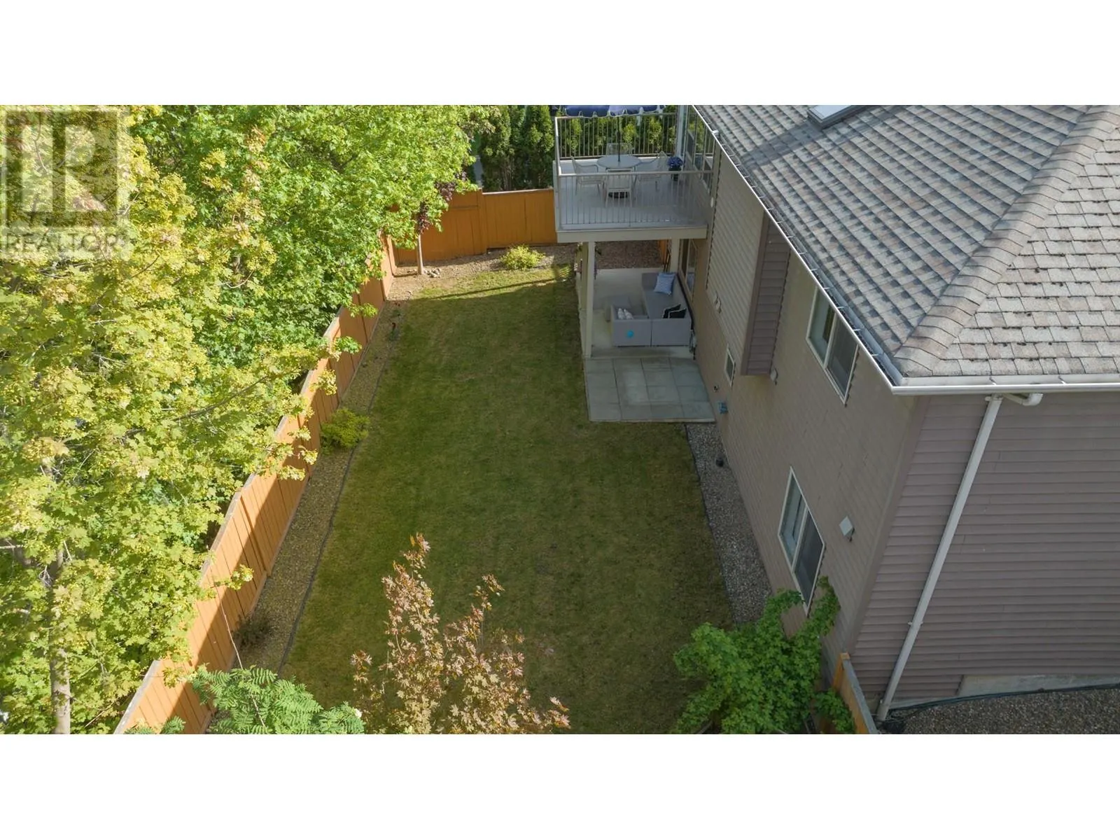1927 Skyview Crescent