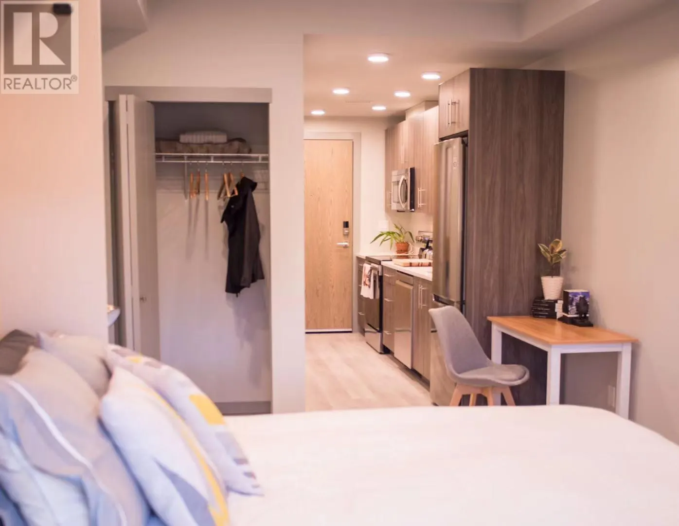 345 Dougall Road N Unit# PH16