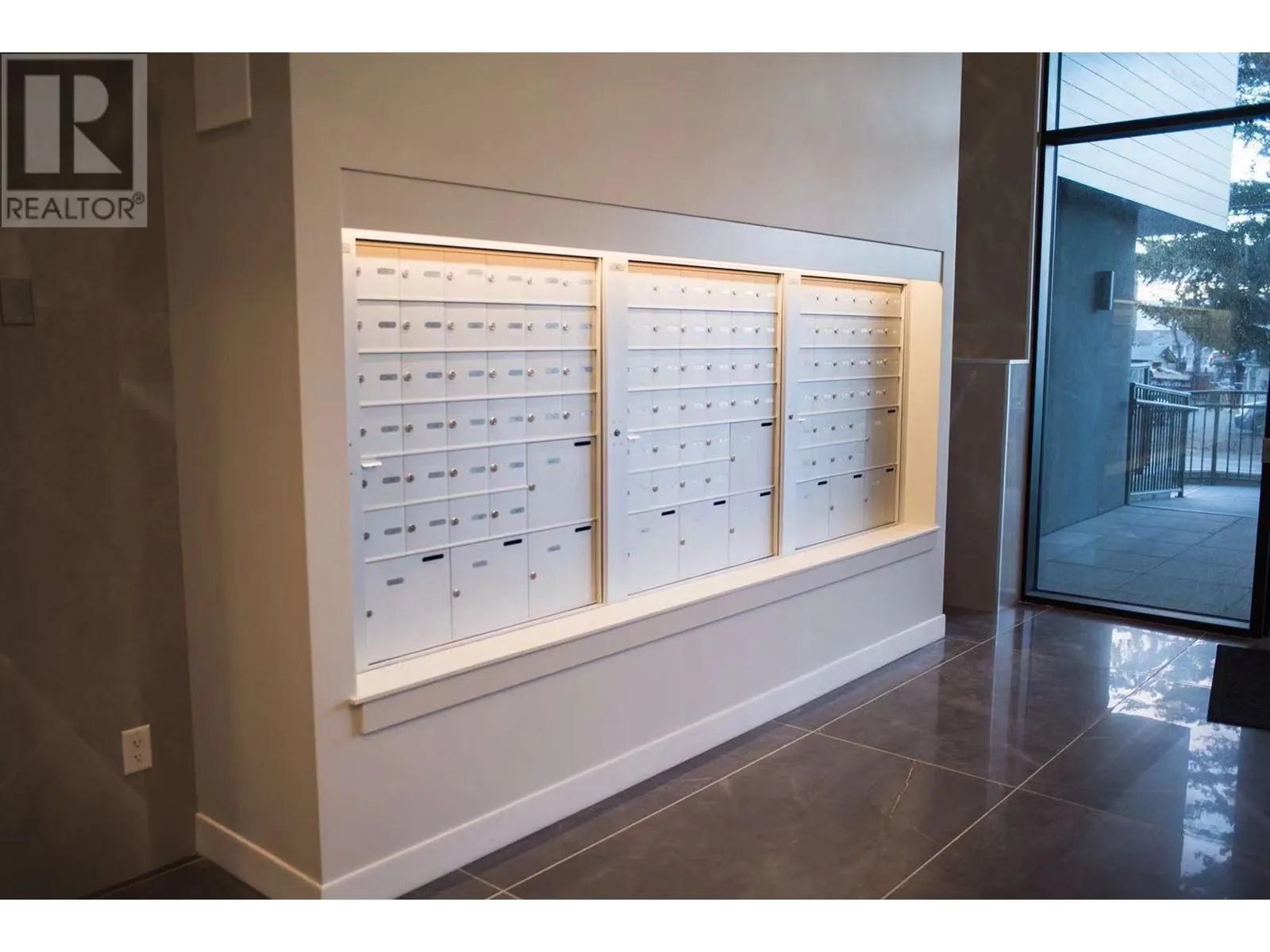 345 Dougall Road N Unit# PH16