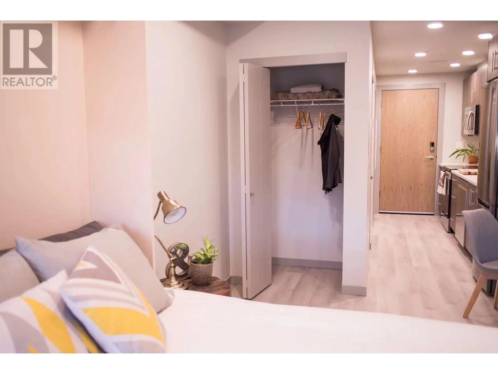 345 Dougall Road N Unit# PH16