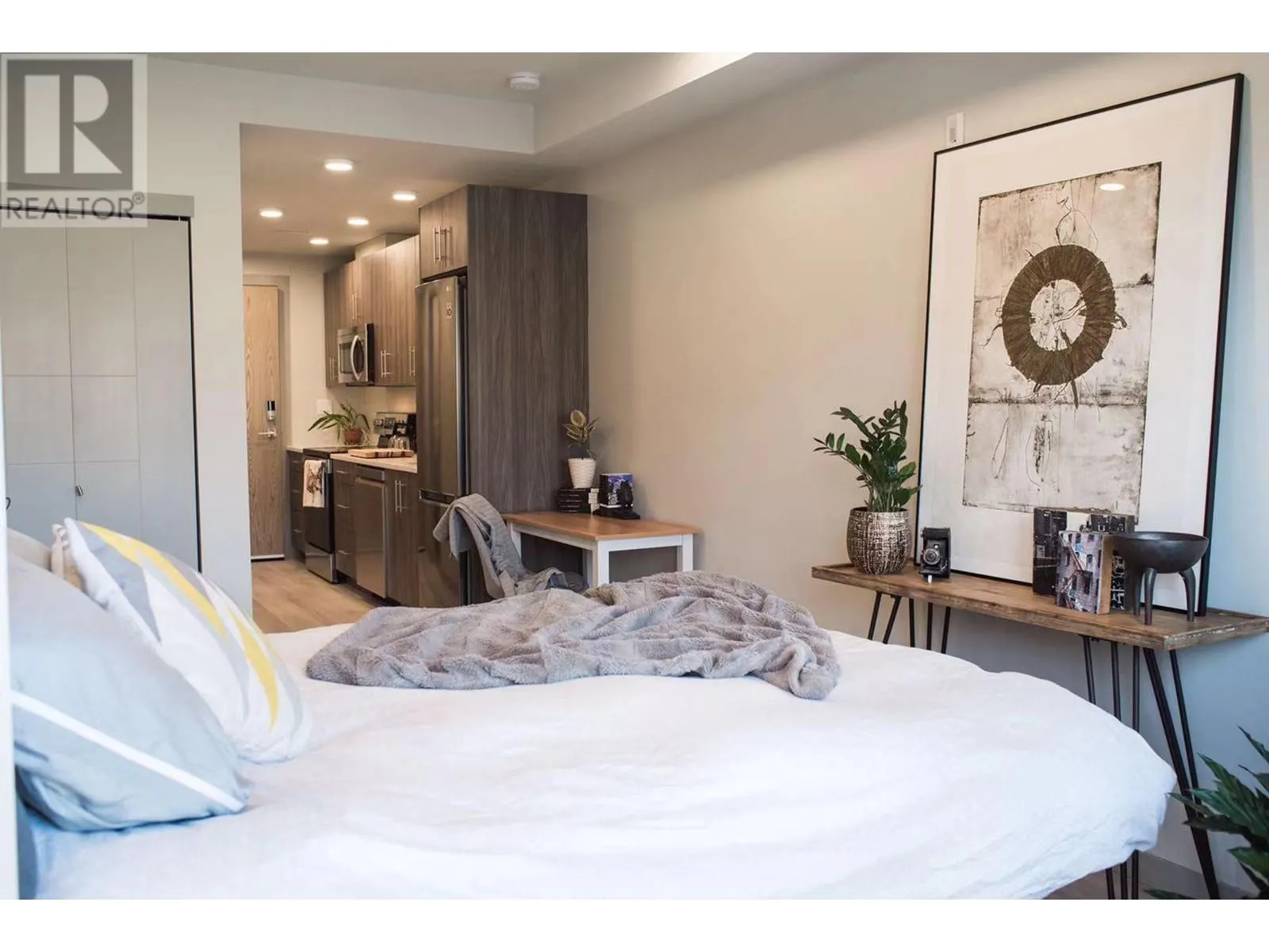 345 Dougall Road N Unit# PH16