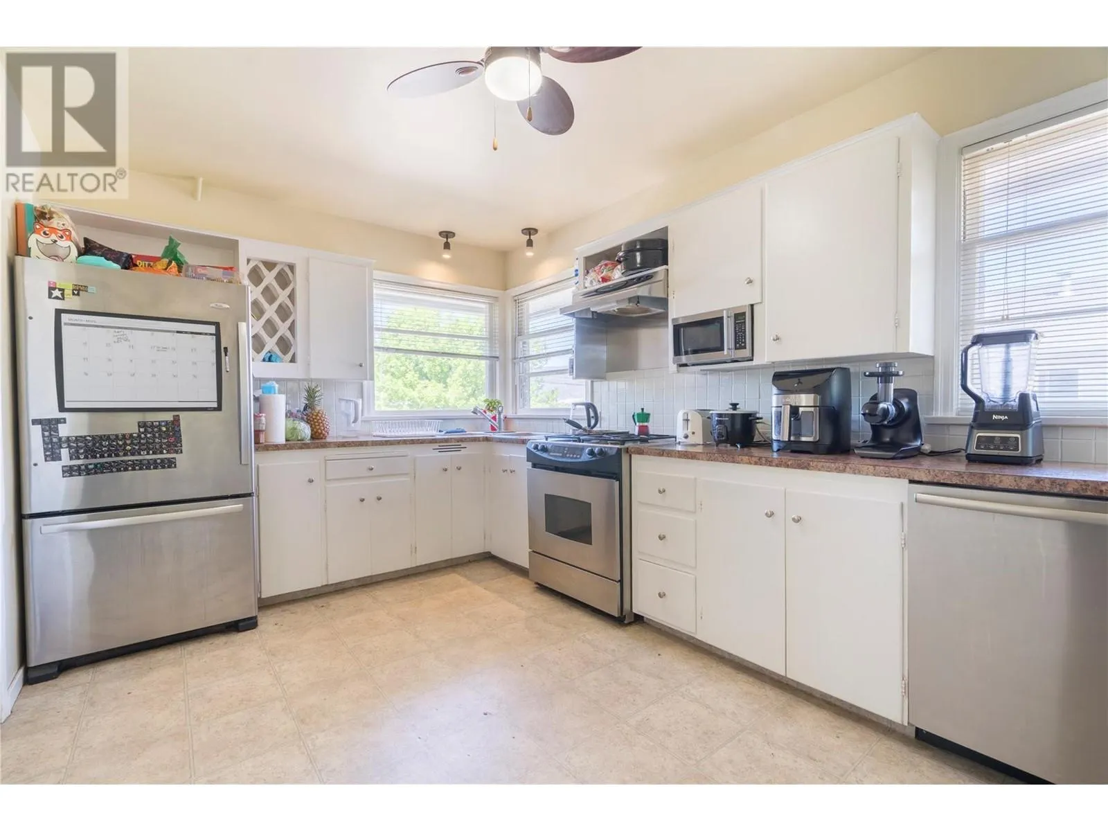 3095 Gordon Drive