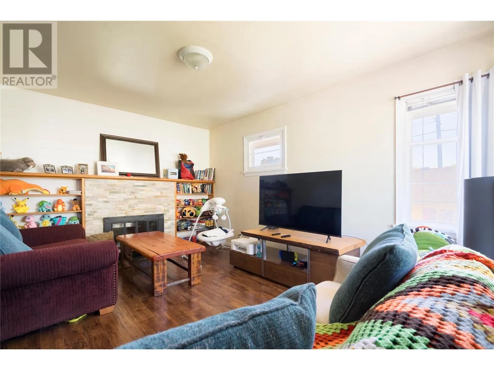 3095 Gordon Drive