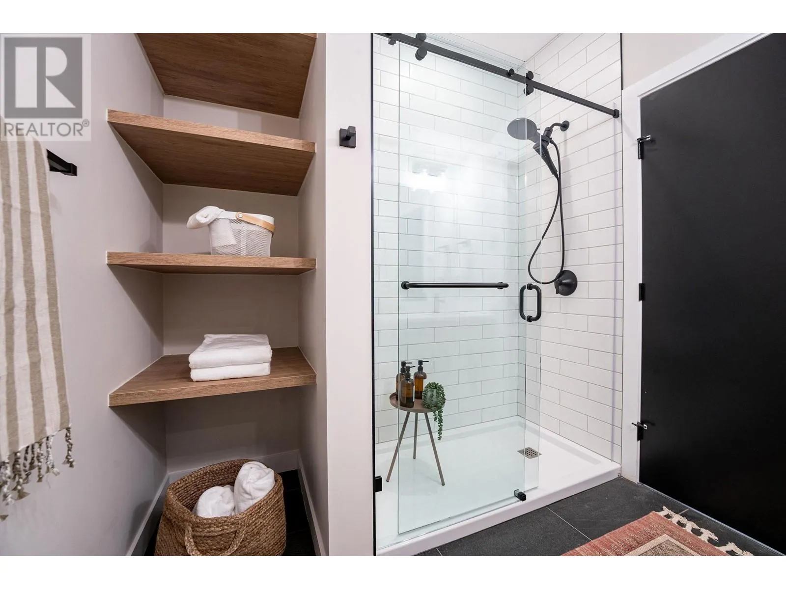1208 Douglas Street W