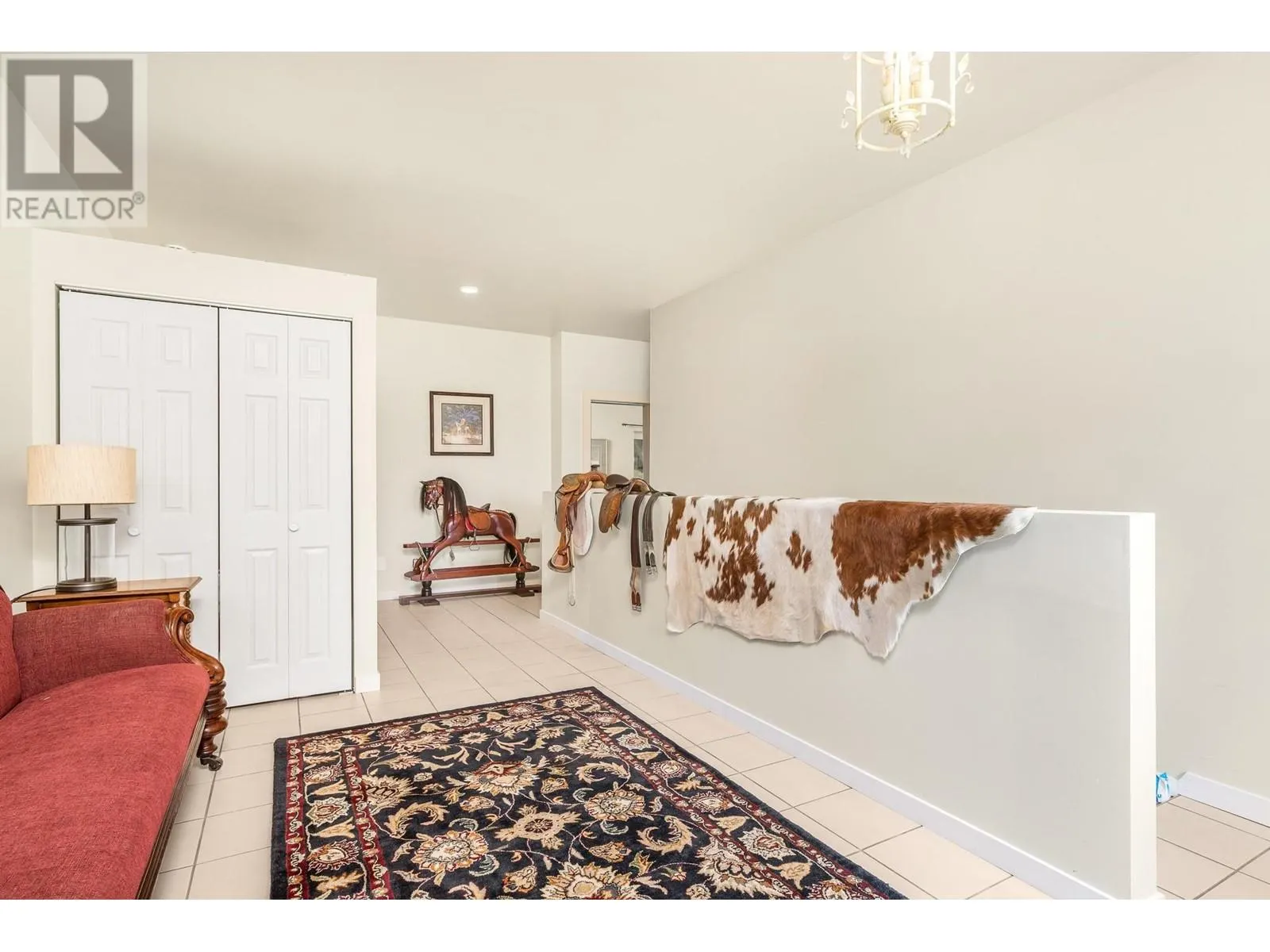 4 Hollingsworth Road